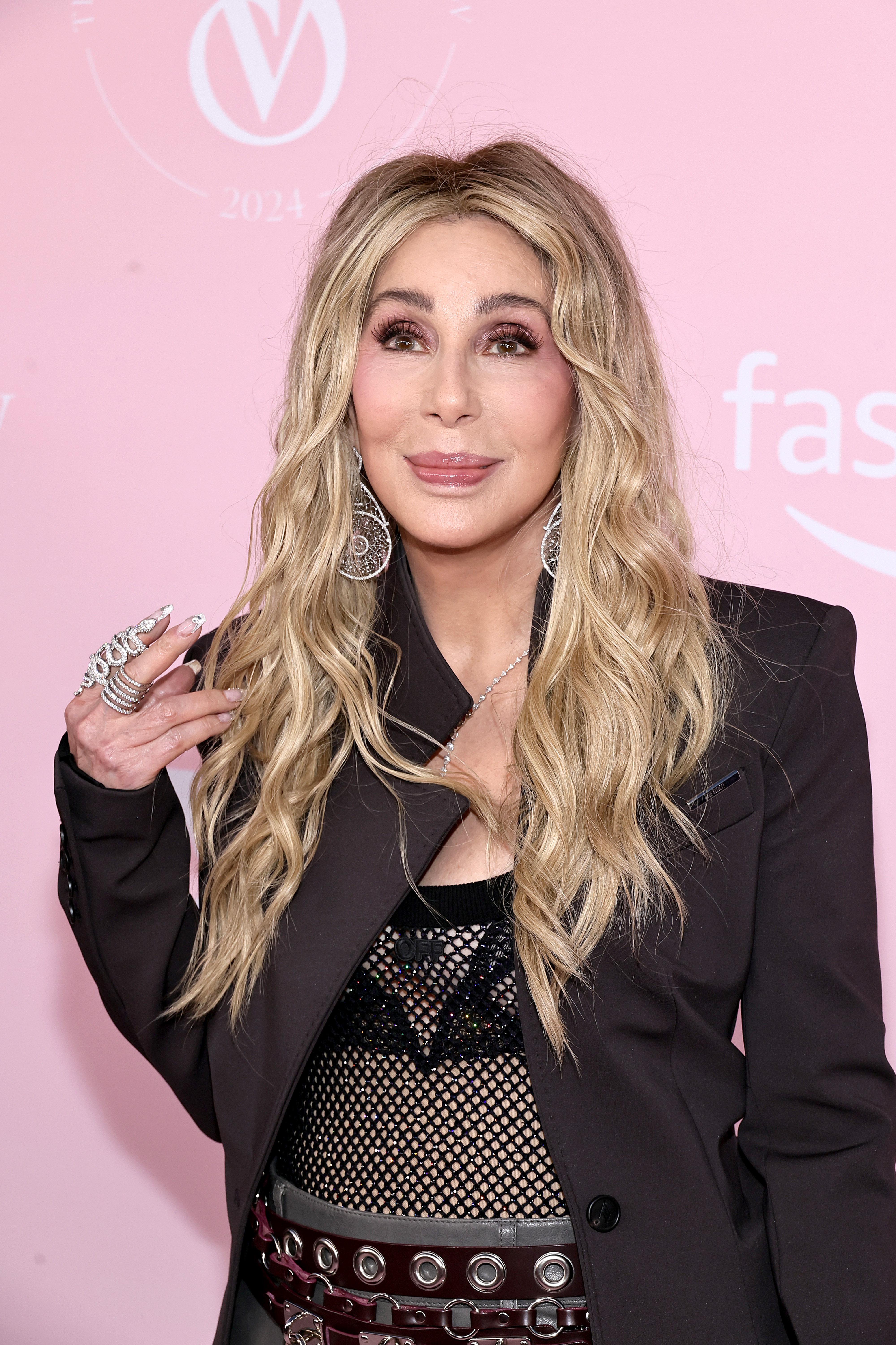 Cher en el Victoria's Secret Fashion Show 2024 en Brooklyn, Nueva York, el 15 de octubre de 2024 | Fuente: Getty Images