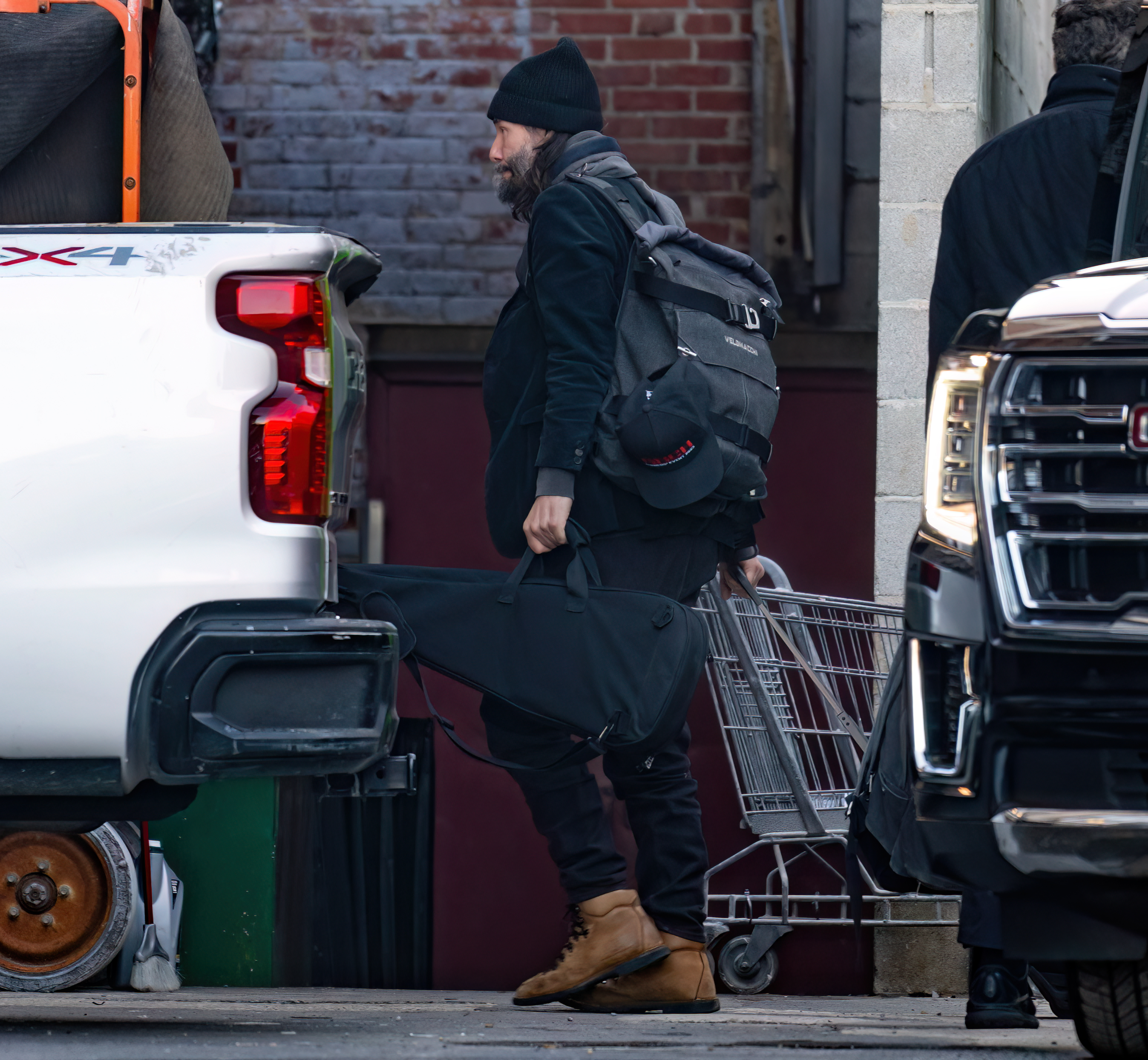 Keanu Reeves es visto llegando al concierto de Dogstar en Filadelfia, Pensilvania, el 14 de diciembre de 2023. | Fuente: Getty Images