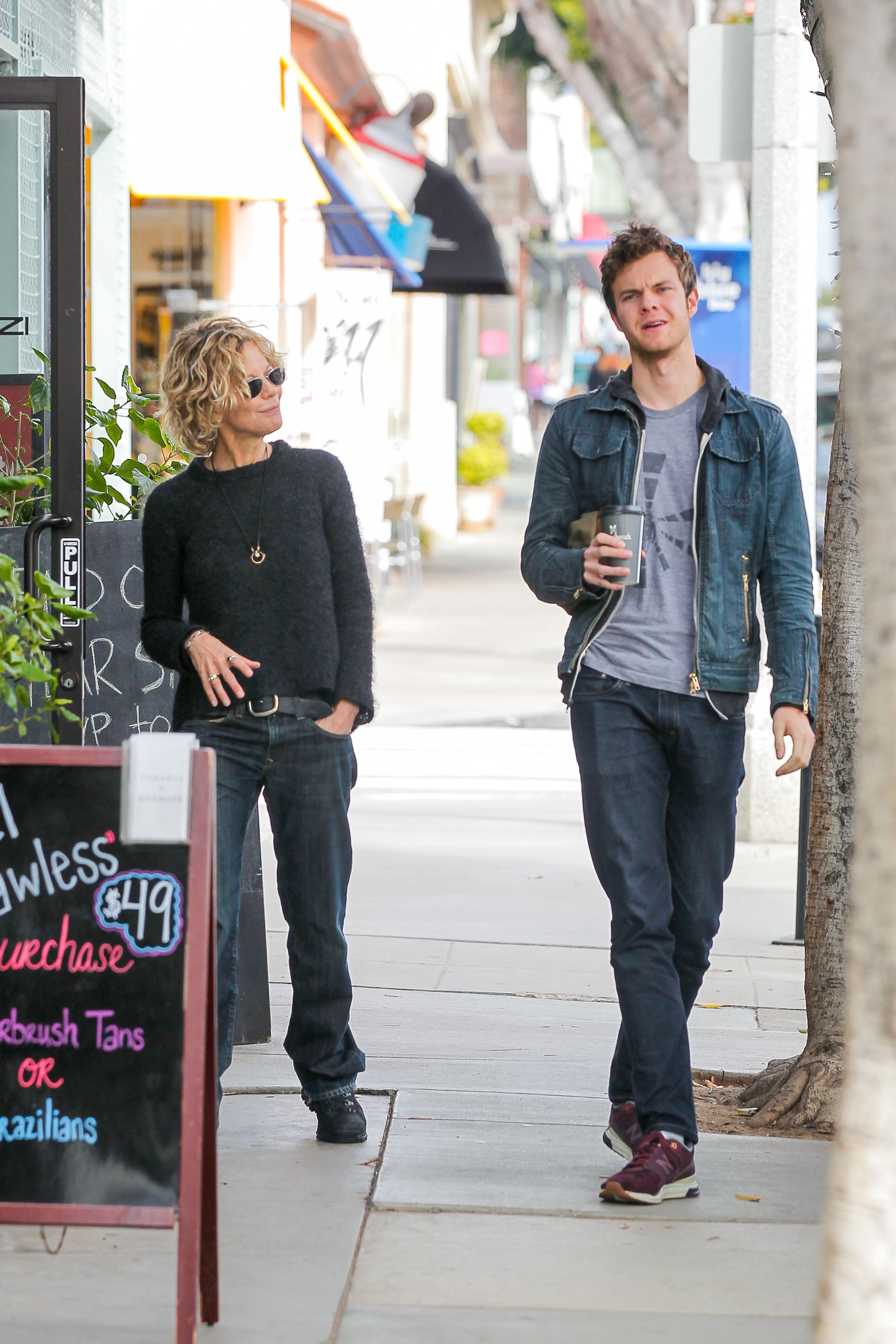 Meg Ryan y su hijo Jack Quaid son vistos en Los Ángeles California el 19 de enero de 2016 | Fuente: Getty Images