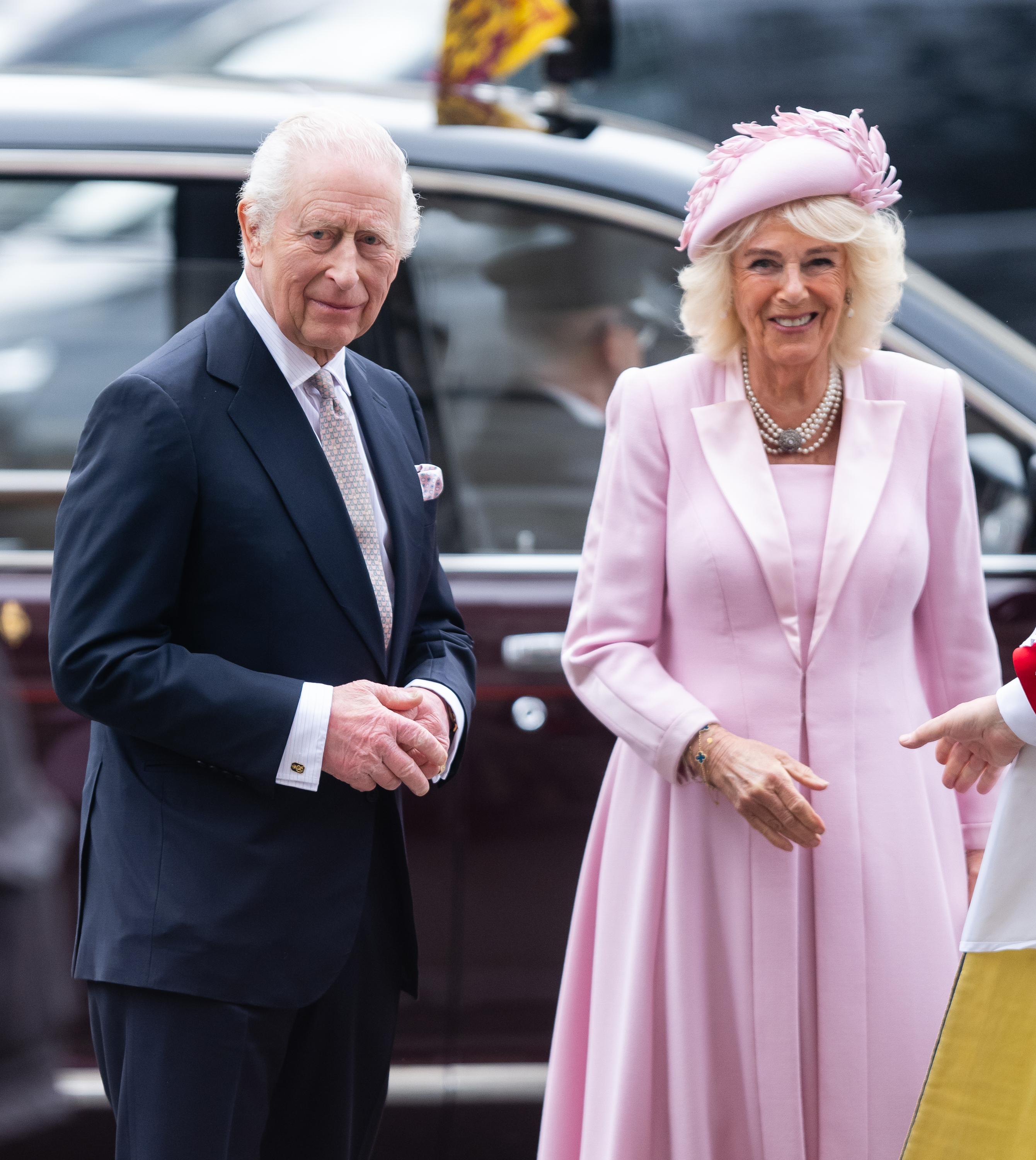 El rey Charles III y la reina Camilla asisten a las celebraciones del Día de la Commonwealth en la Abadía de Westminster en Londres, Inglaterra | Fuente: Getty Images