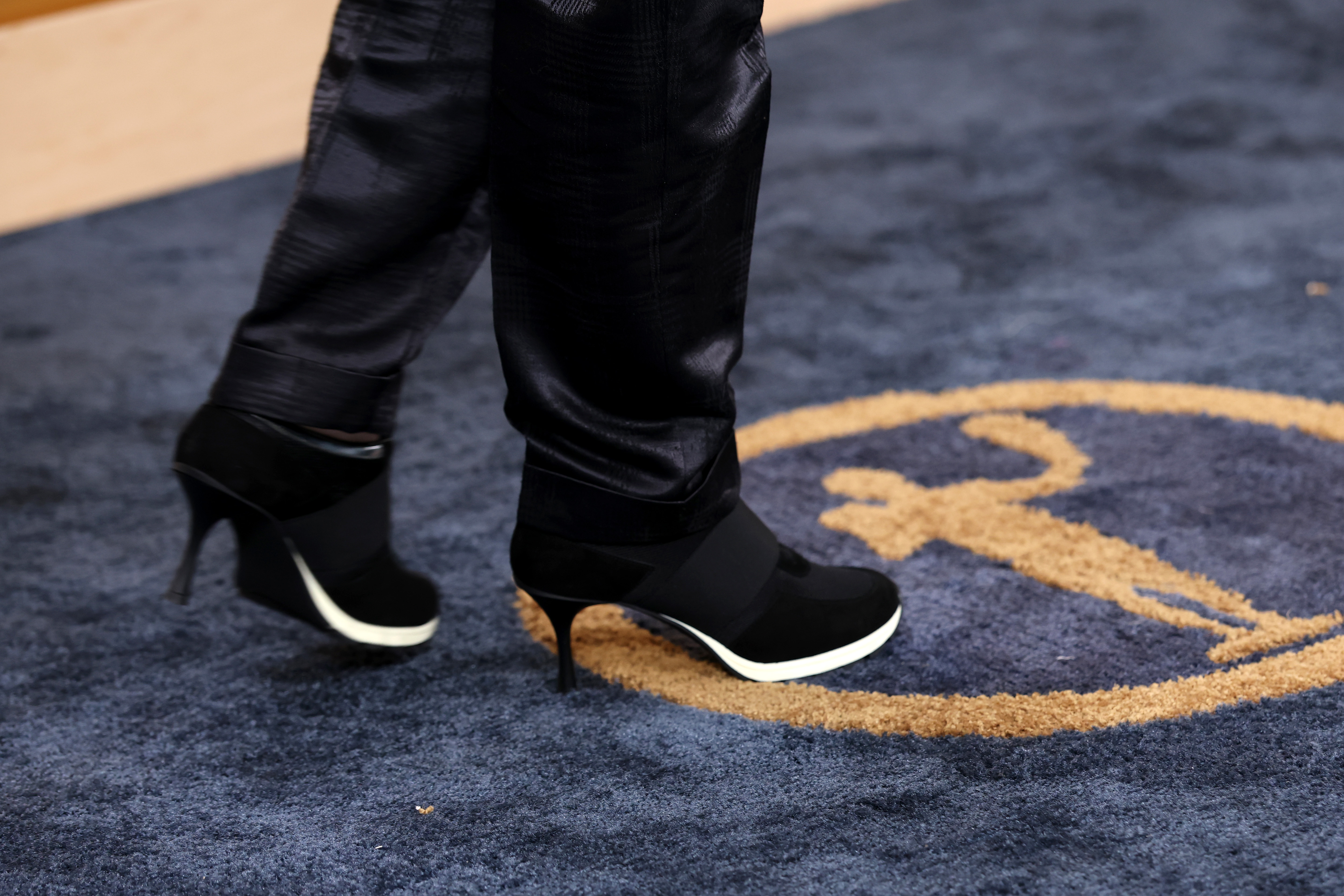 Kathy Bates, detalle de accesorios, en la 31ª edición de los Premios Anuales del Sindicato de Actores en Los Ángeles, California, el 23 de febrero de 2025 | Fuente: Getty Images