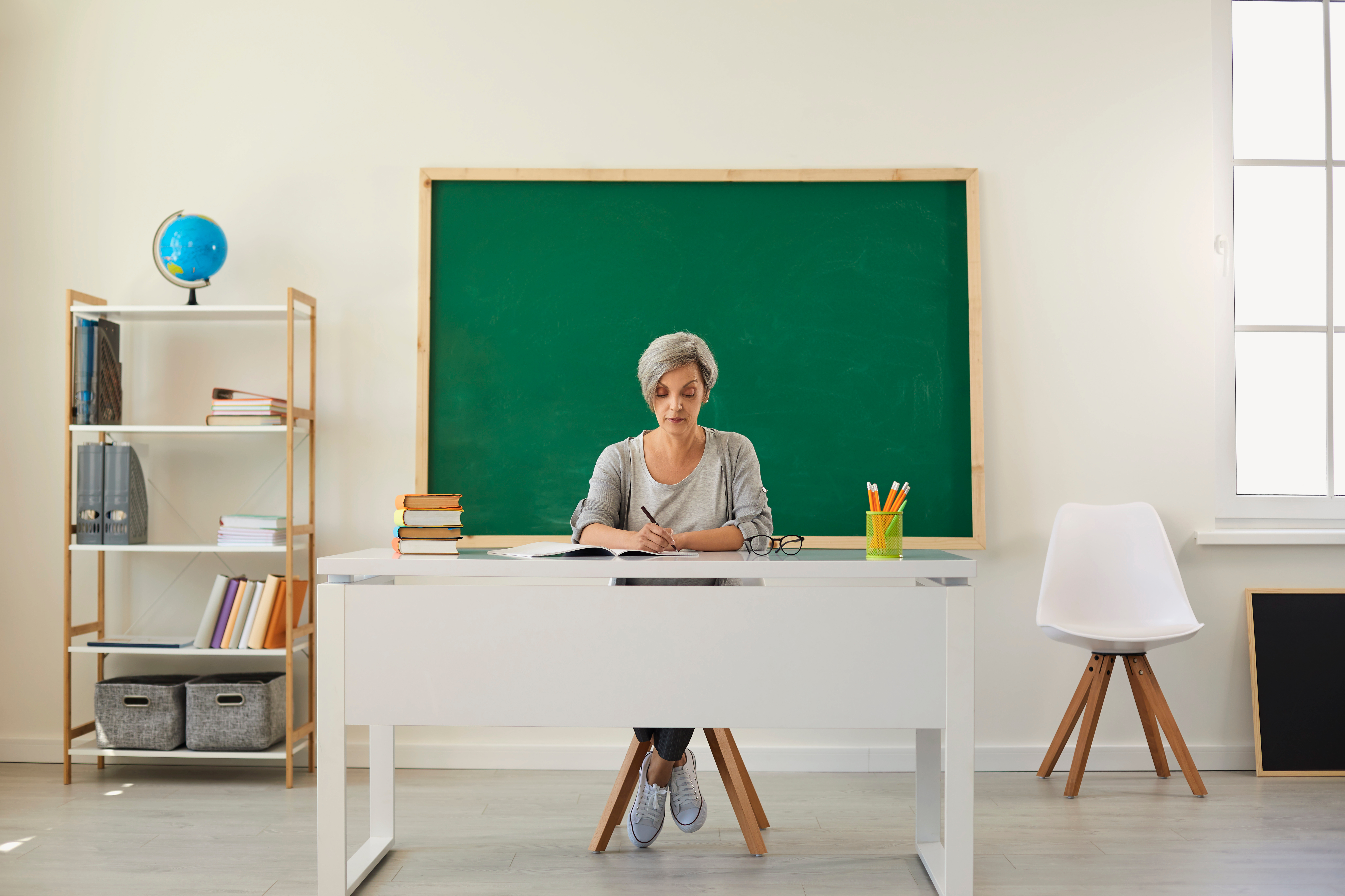 Profesor en un aula vacía | Foto: Shutterstock