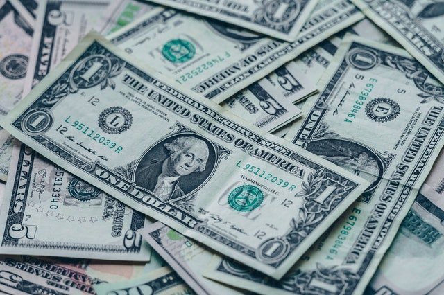 Billetes de dólares americanos. | Foto: Pexels