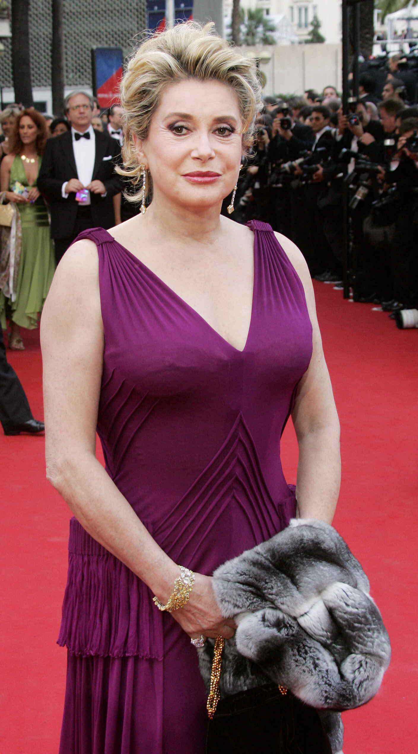 Catherine Deneuve en la 58ª edición del Festival de Cine de Cannes, el 11 de mayo de 2005, en Francia. | Fuente: Getty Images