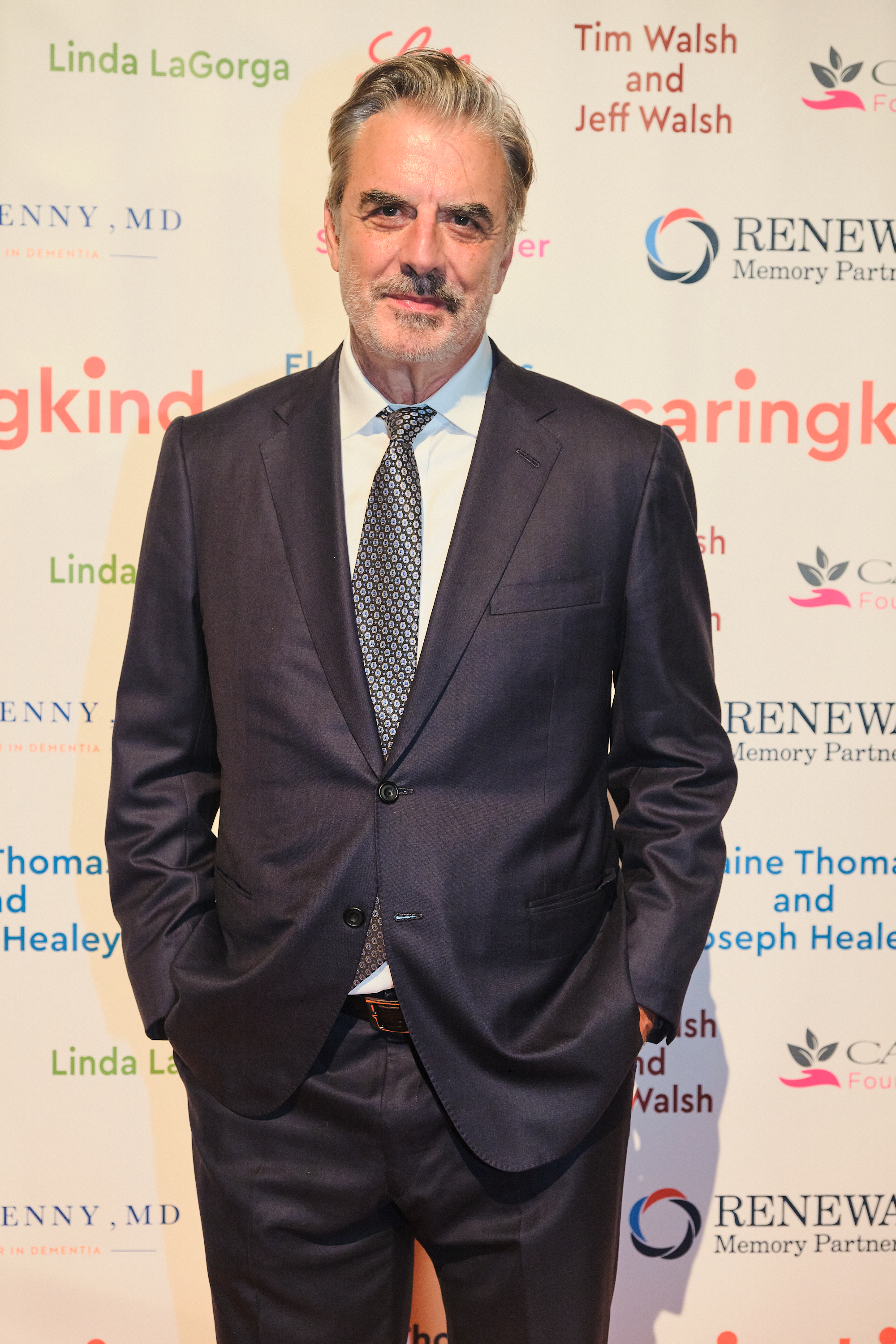 Chris Noth asiste a la 29ª Gala Anual Forget-Me-Not de CaringKind el 9 de junio de 2025, en Nueva York | Fuente: Getty Images