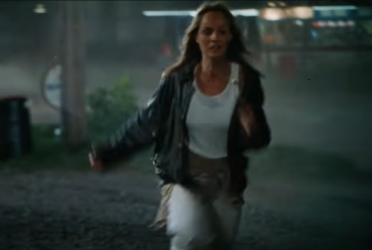 Helen Hunt como cazadora de tormentas, Dra. Jo Harding, del 12 de diciembre de 2021 | Fuente: YouTube/@HDRT