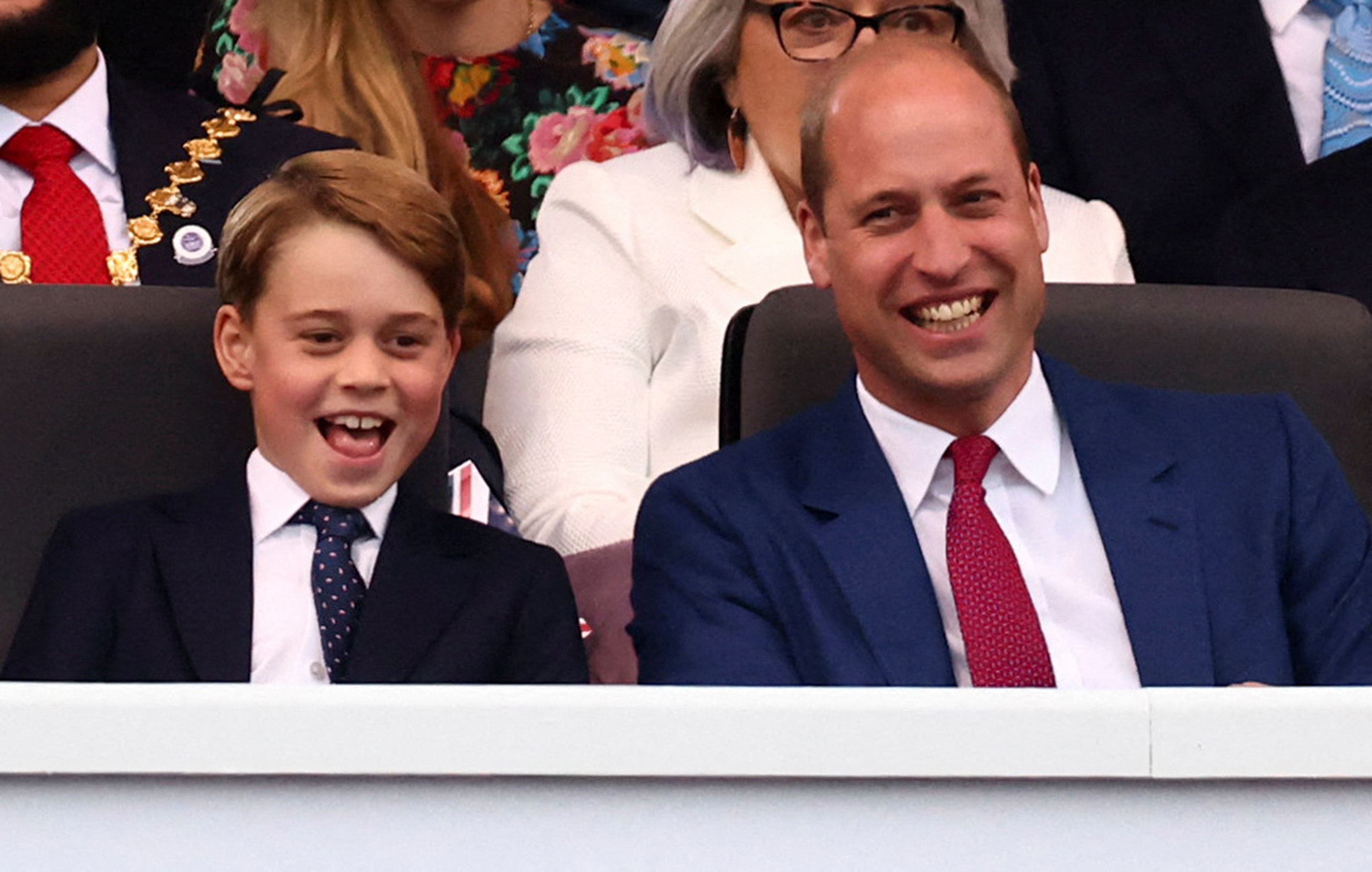 El Príncipe George y el Príncipe William en la fiesta de platino en el Palacio de Buckingham el 4 de junio de 2022, en Londres, Inglaterra. | Foto: Getty Images