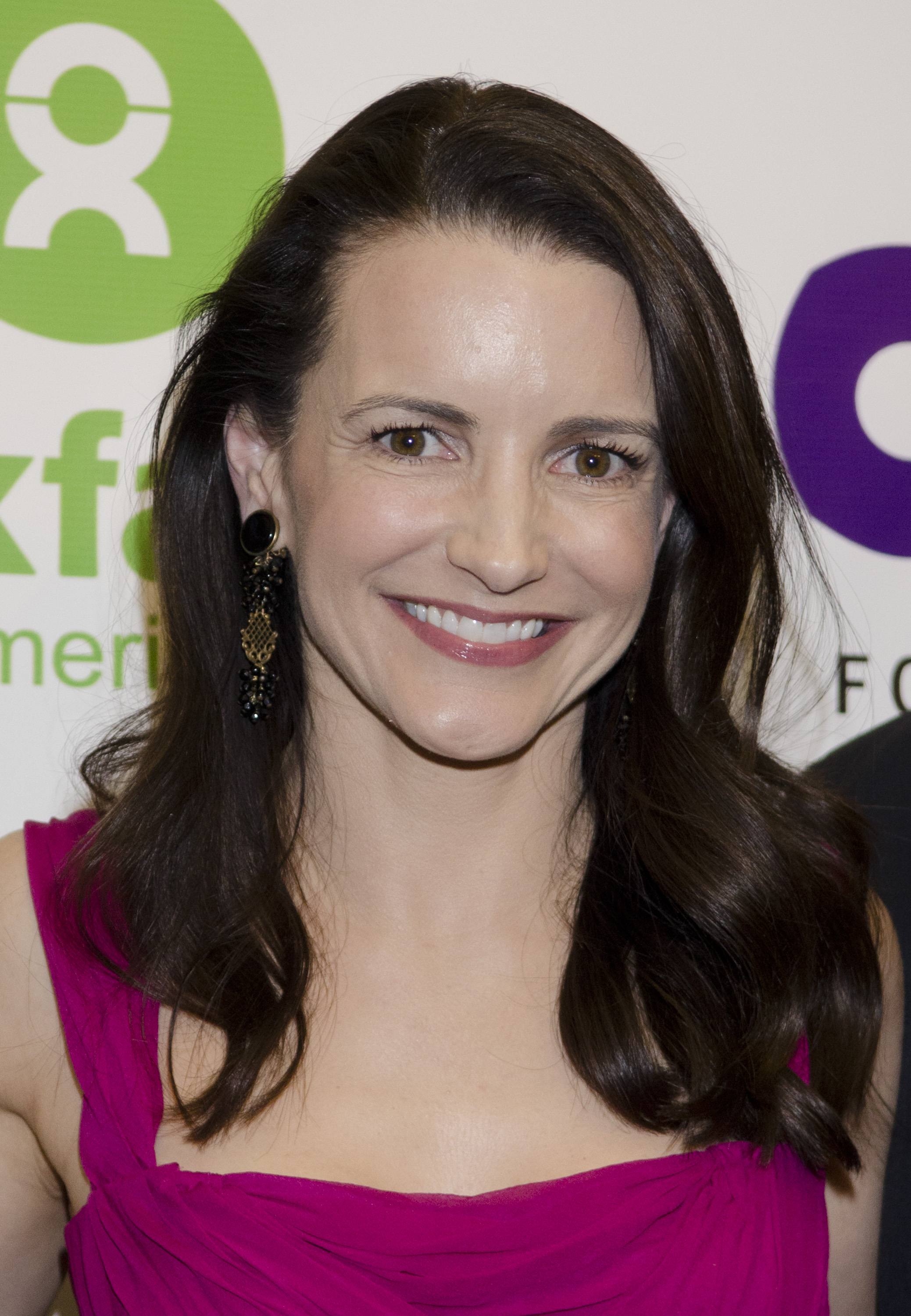 Kristin Davis durante la ceremonia de entrega de premios de la Cumbre de Hermanas Oxfam por el Planeta en el Rayburn House Office Building el 7 de marzo de 2012 en Washington, DC. | Fuente: Getty Images