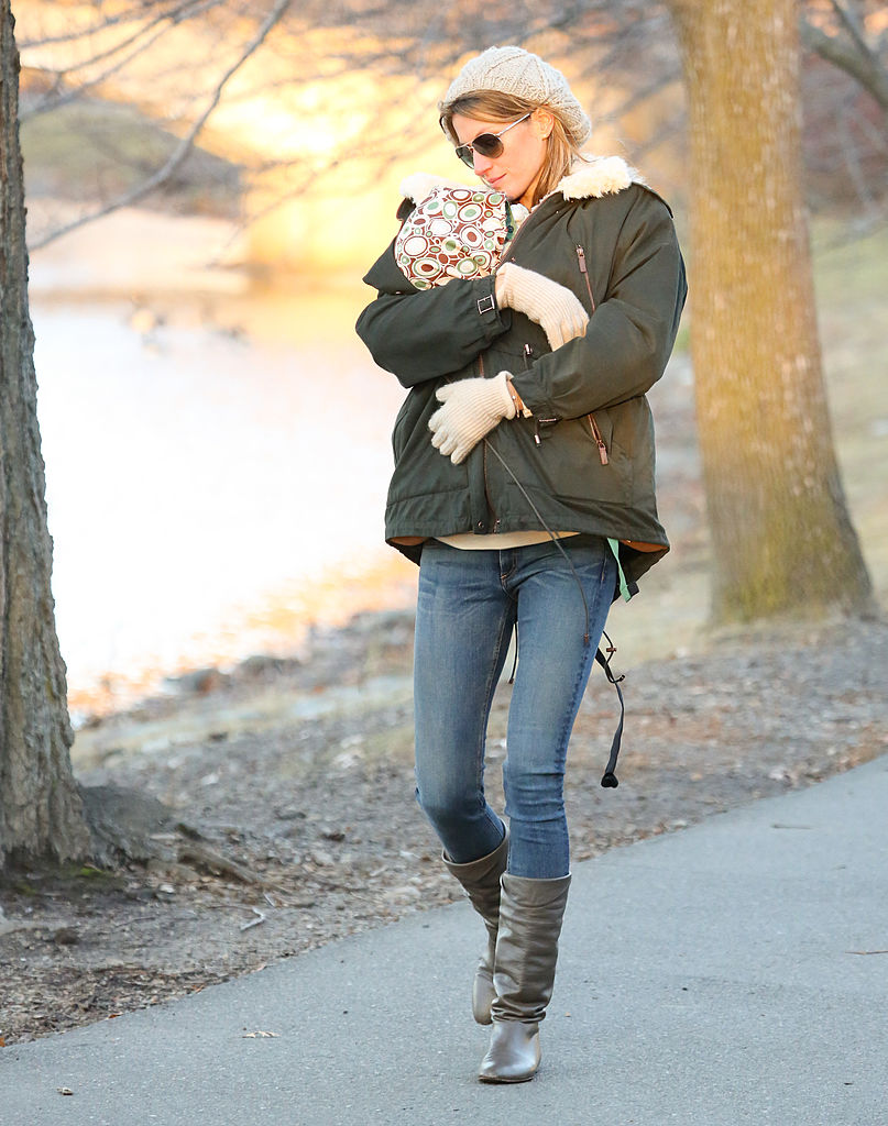 Gisele Bundchen y Vivian Brady son vistas el 07 de diciembre de 2013 en Boston, Massachusetts. (Foto de Stickman/Bauer-Griffin/GC Images)