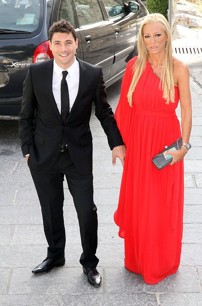 Belén Esteban y Fran Álvarez asisten a la boda de Tono Sanchis y Lorena Romero en Cercedilla el 1 de septiembre de 2012 en Madrid, España. | Foto: Getty Images