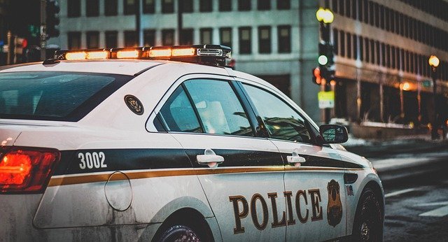 Carro patrullero de policía. Fuente: Pixabay