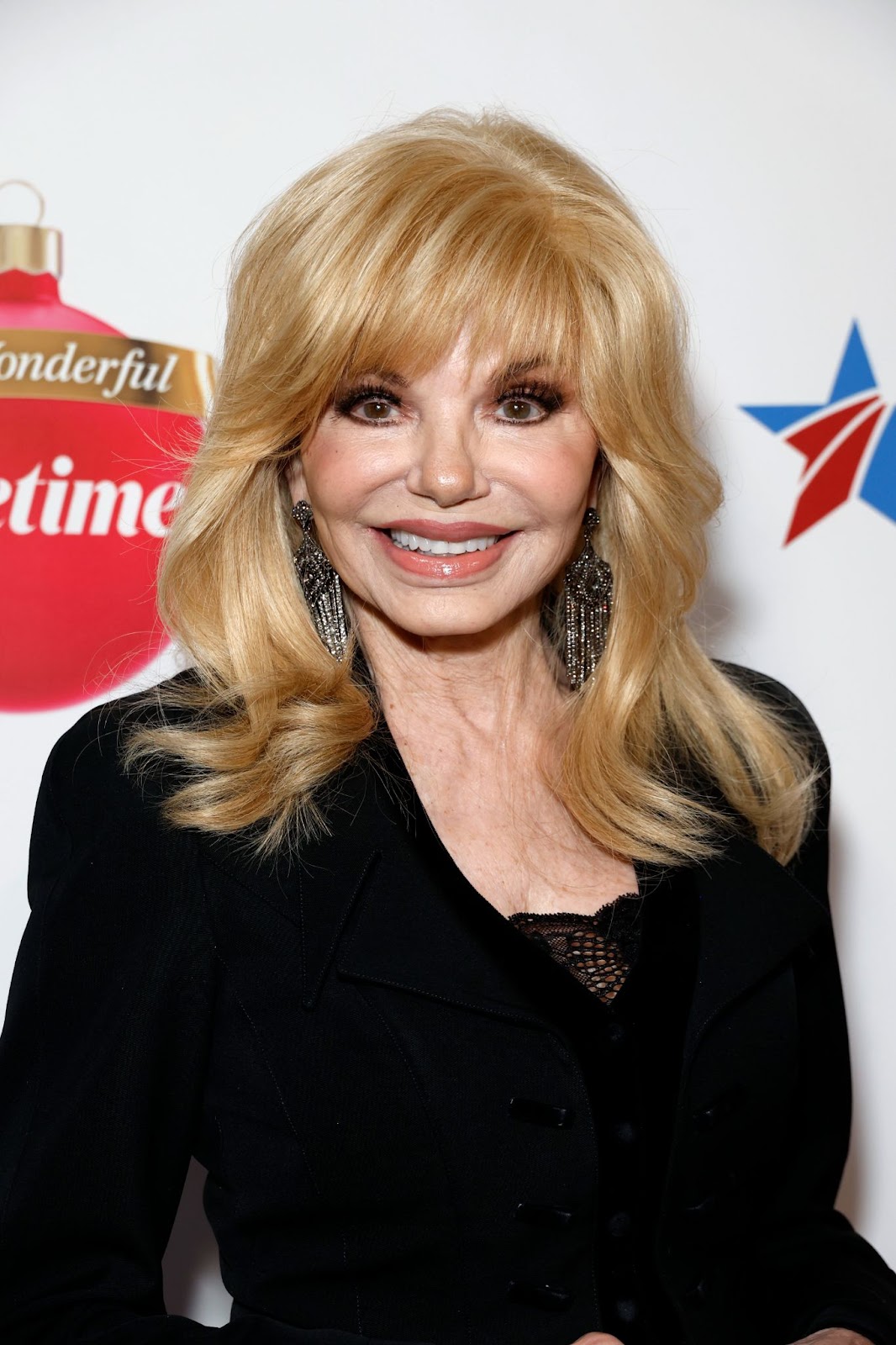 Loni Anderson, en el evento "It's A Wonderful Lifetime" Honor Blue Star Families Military Spouses, Who Will Receive The Gift Of A Lifetime el 28 de noviembre de 2023, en Beverly Hills, California. | Fuente: Getty Images