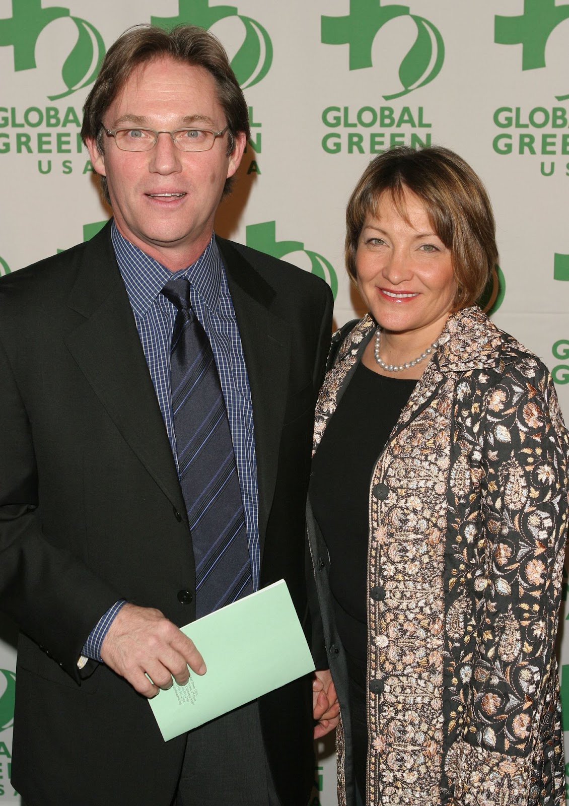 Richard Thomas y Georgiana Bischoff en el 10º aniversario de Green Cross International y Global Green el 11 de octubre de 2004, en Nueva York | Fuente: Getty Images