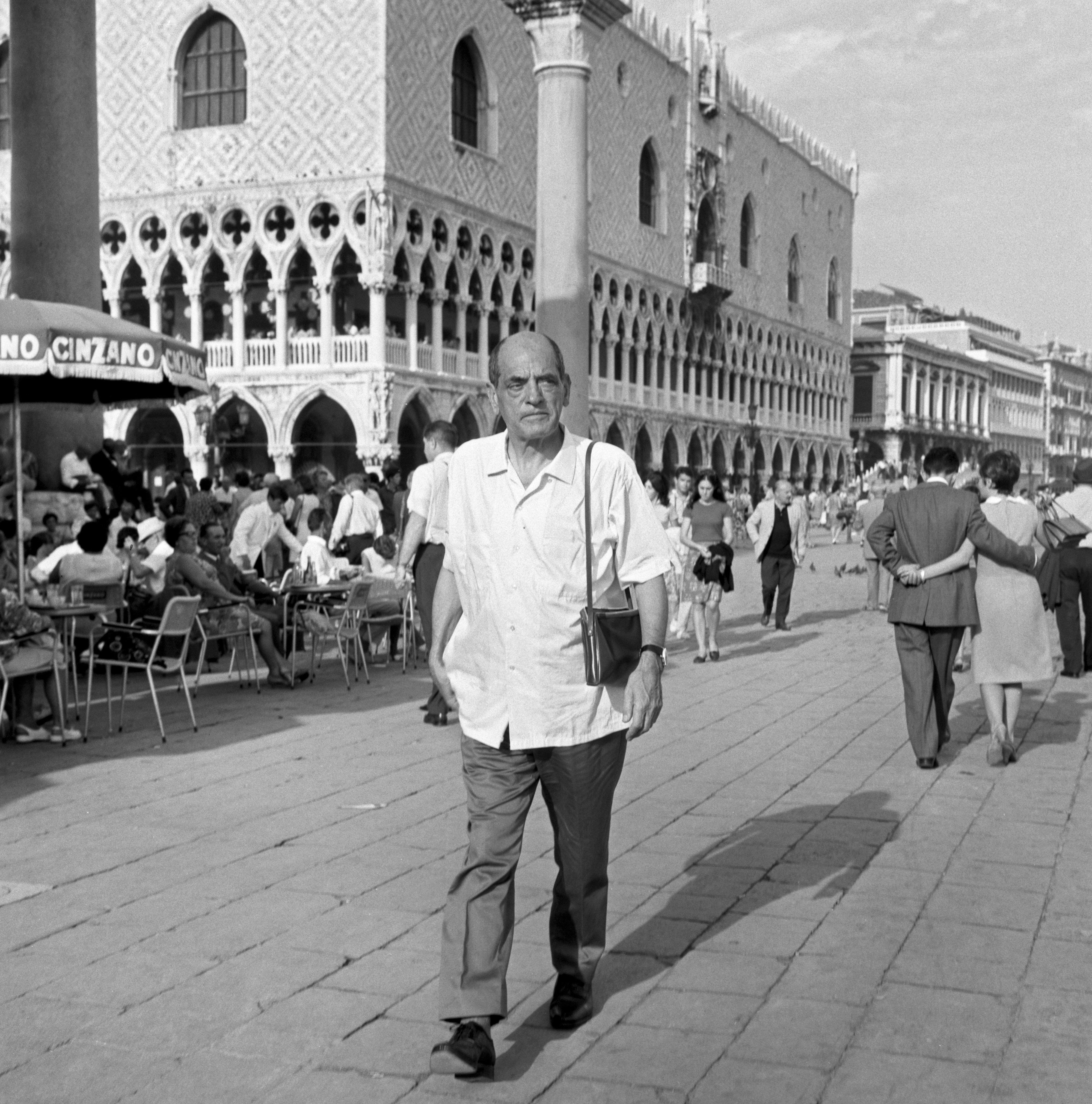 Luis Buñuel en Venecia en 1967. | Foto: Getty Images