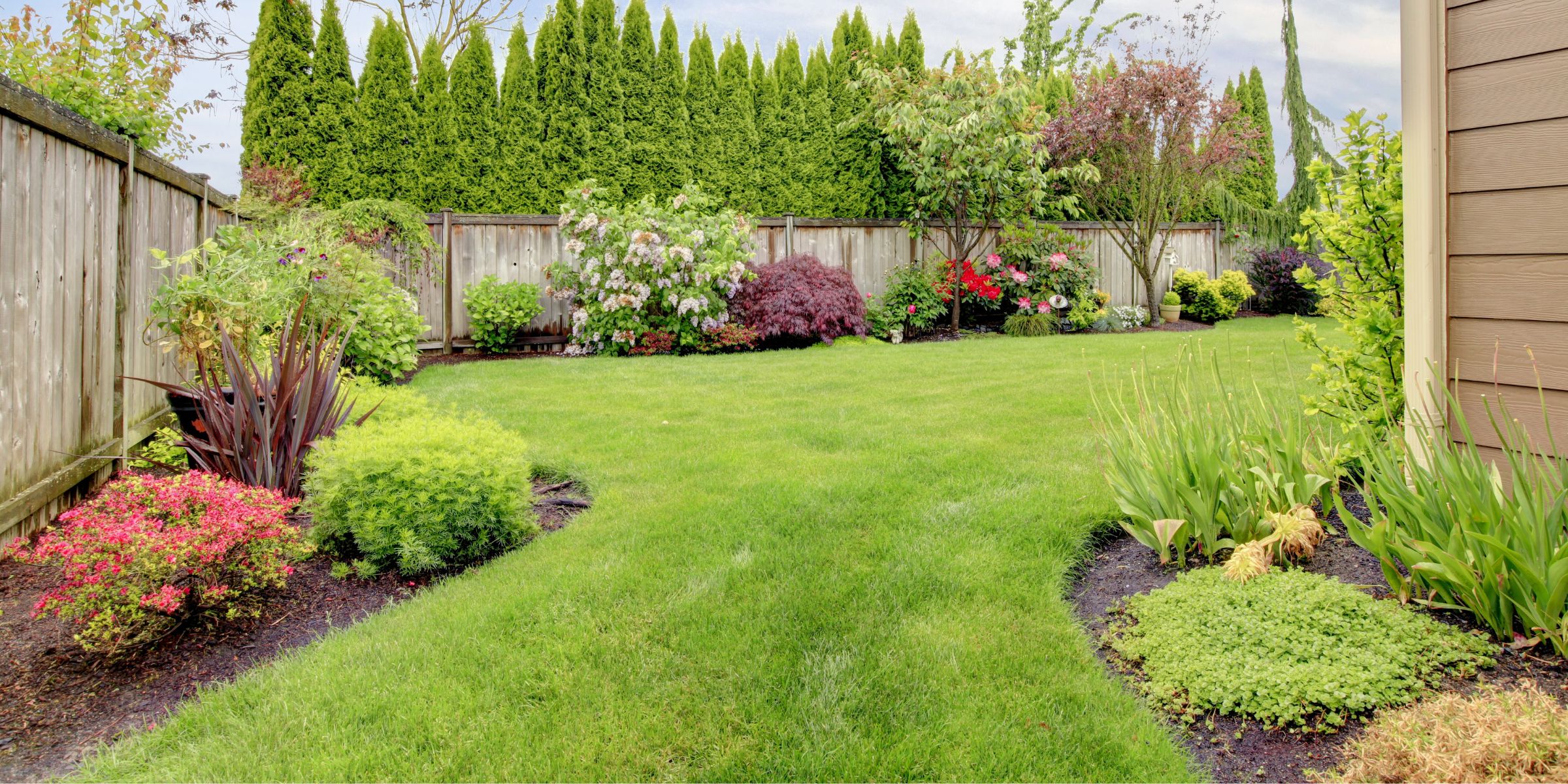 Un patio trasero vallado | Fuente: Shutterstock