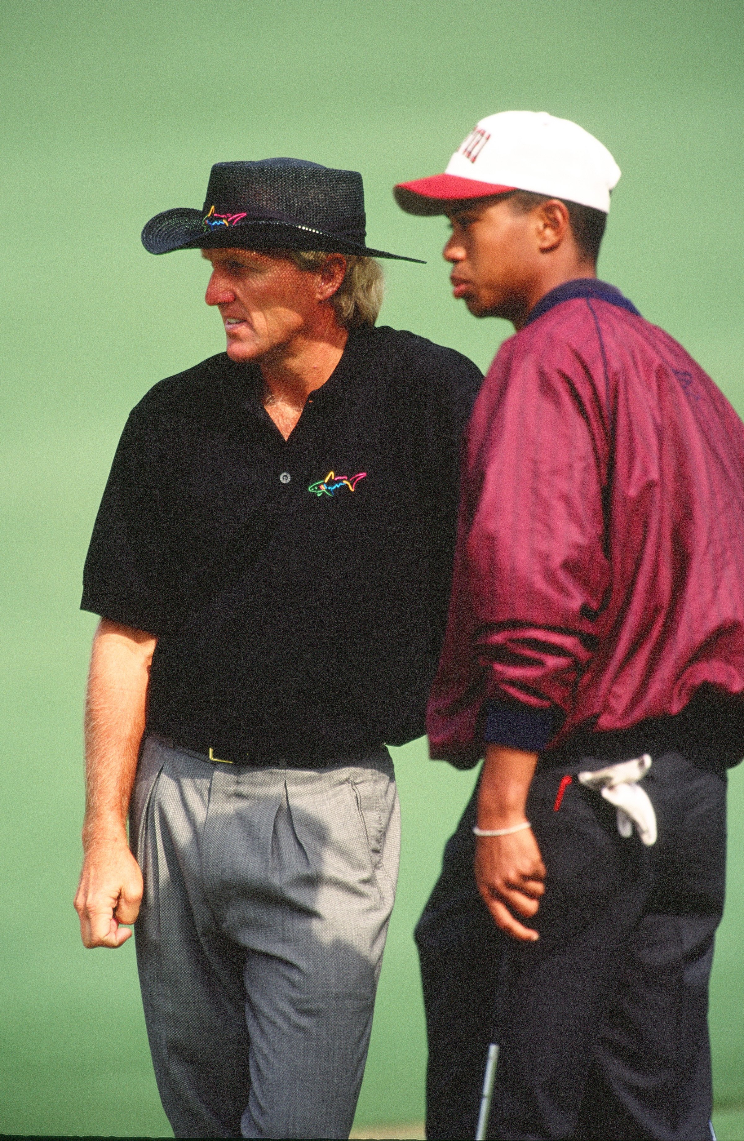 Greg Norman y Tiger Woods en el Torneo Masters de 1995 | Fuente: Getty Images