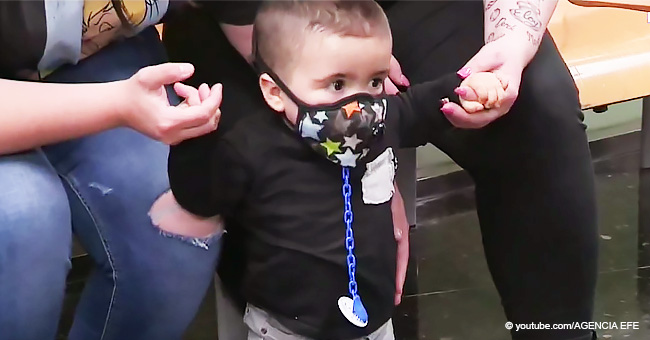 "Bebé burbuja" que recibió trasplante de cordón umbilical en Barcelona está aprendiendo a caminar