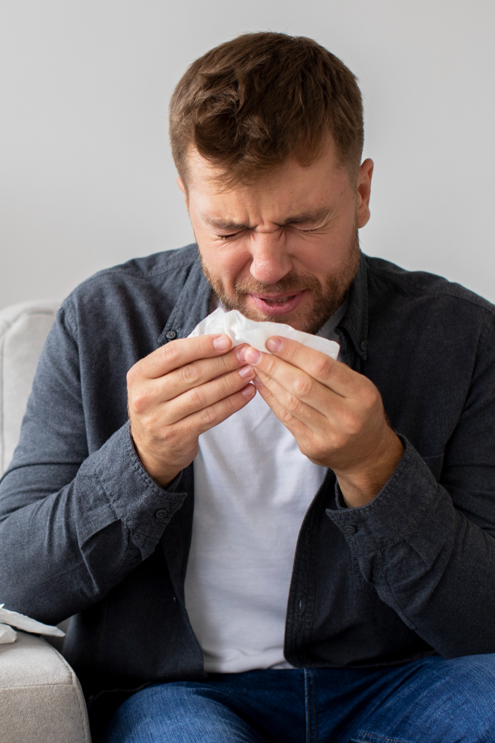 Un hombre con alergia | Fuente: Freepik