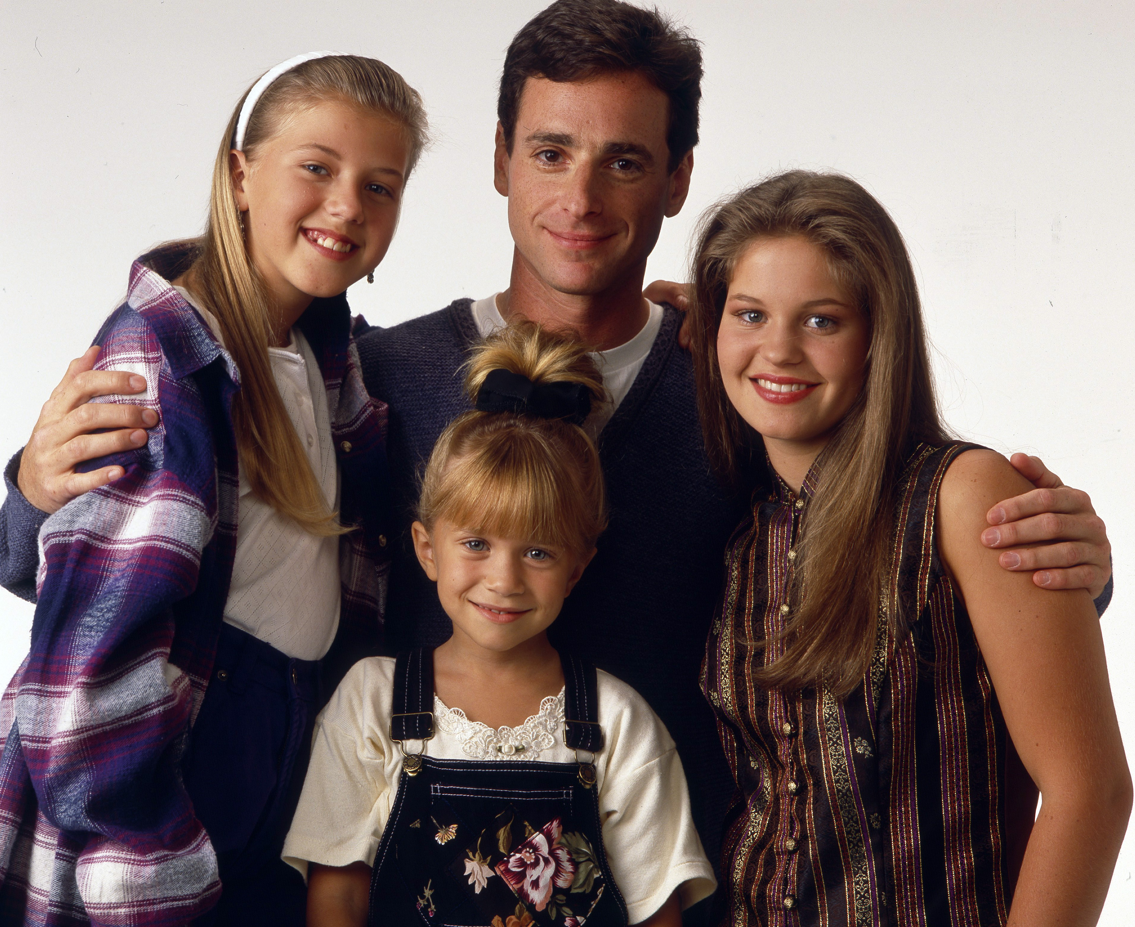 La niña con parte del reparto de "Full House" en 1993 | Fuente: Getty Images