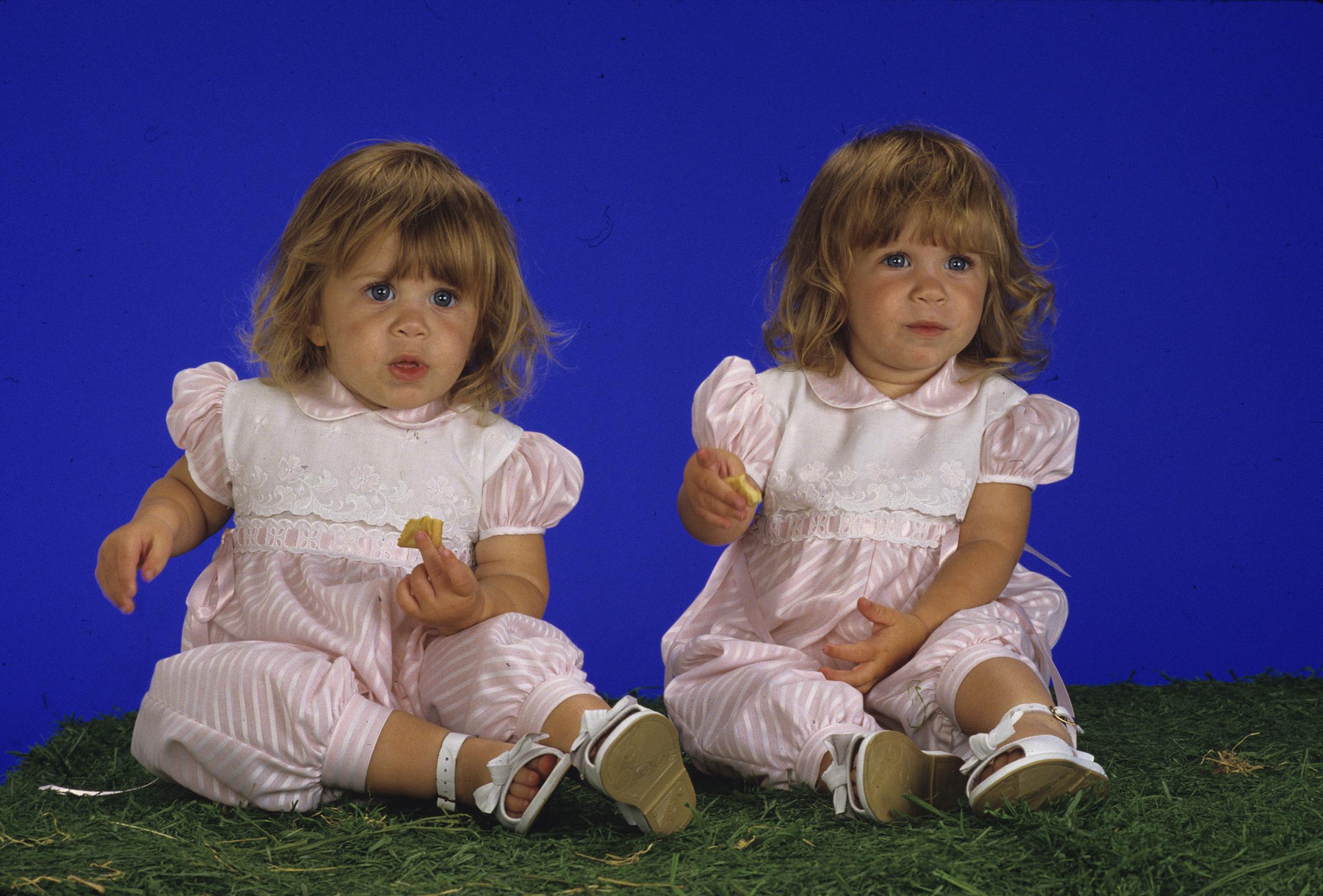 Ashley y su hermana gemela, Mary Kate Olsen, interpretaron a Michelle Tanner en la primera temporada de "Full House" el 11 de abril de 1988 | Fuente: Getty Images