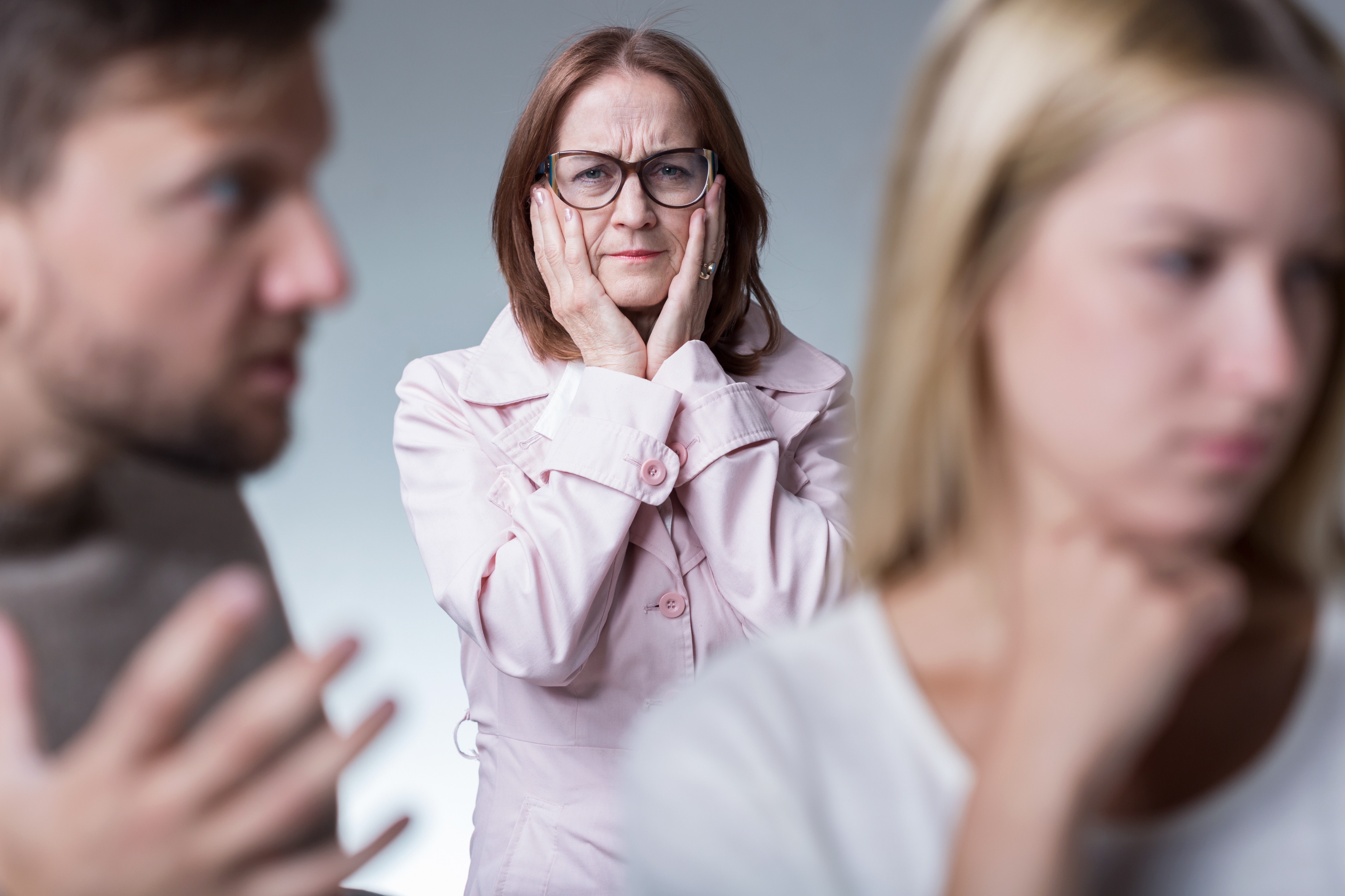 Un hombre y una mujer discutiendo | Fuente: Getty Images