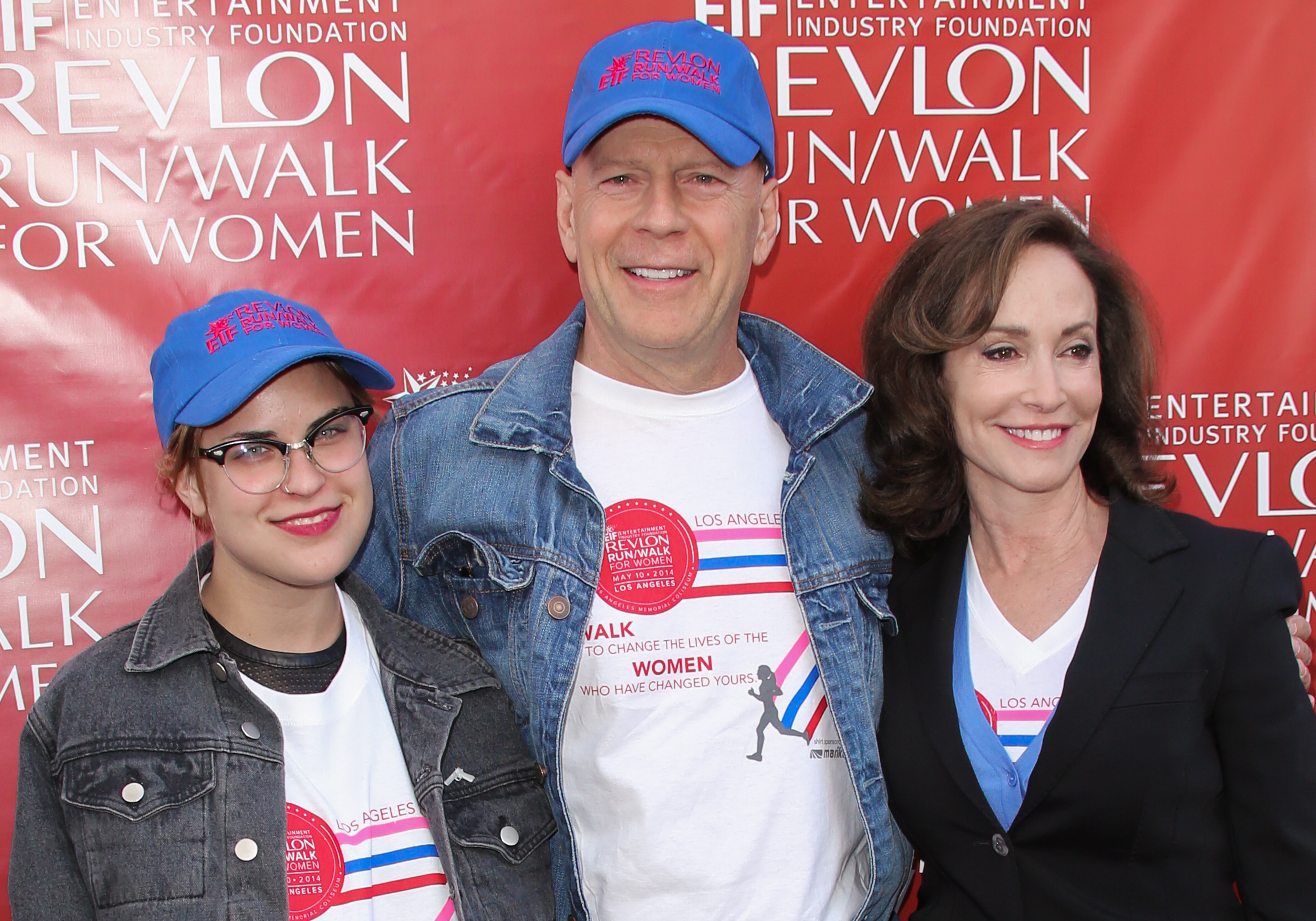 Tallulah y Bruce Willis con Lilly Tartikoff en la EIF Revlon Run/Walk For Women el 10 de mayo de 2014 en Los Ángeles, California. | Foto: Getty Images