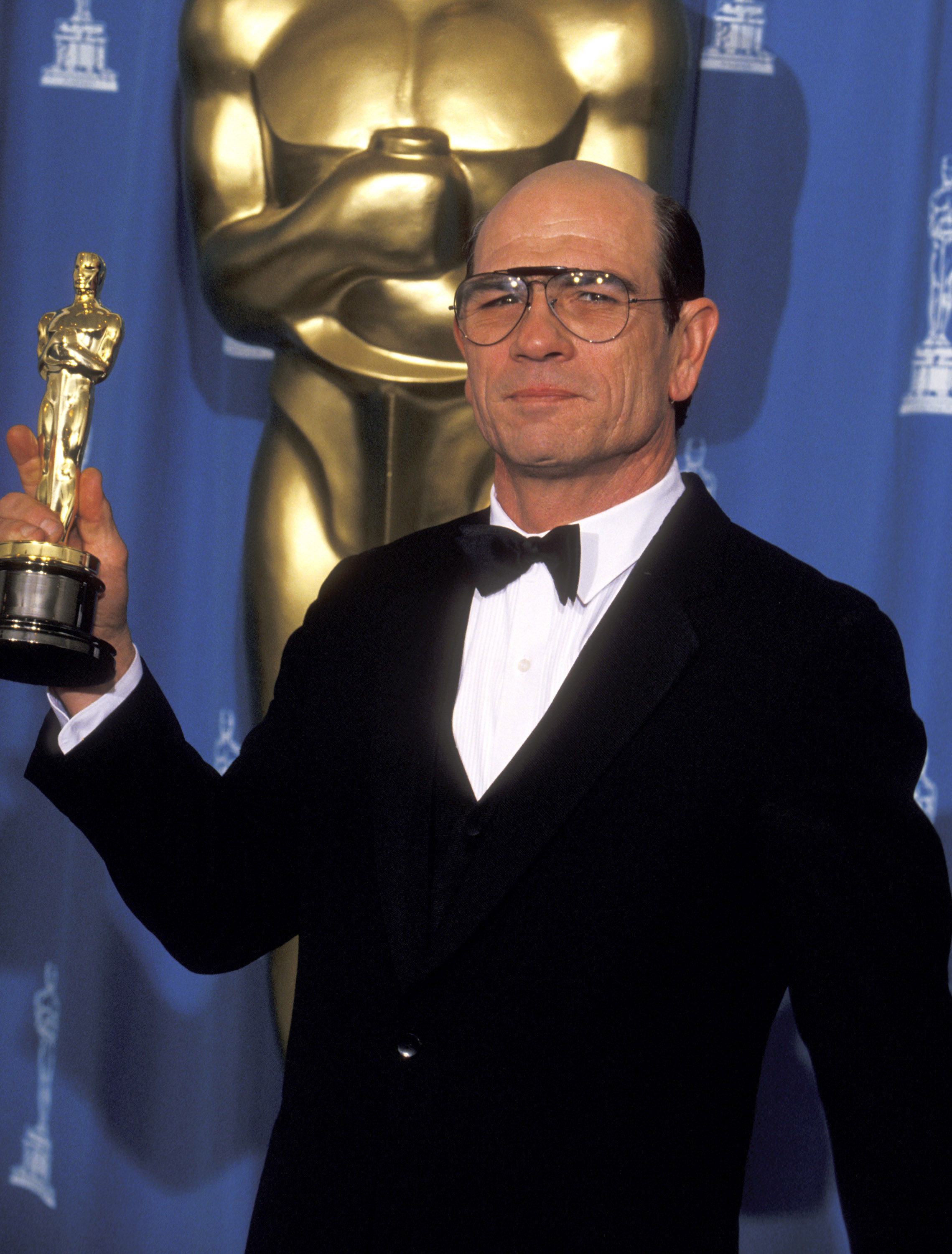 Tommy Lee Jones en los 66º Premios Anuales de la Academia el 21 de marzo de 1994. | Fuente: Getty Images