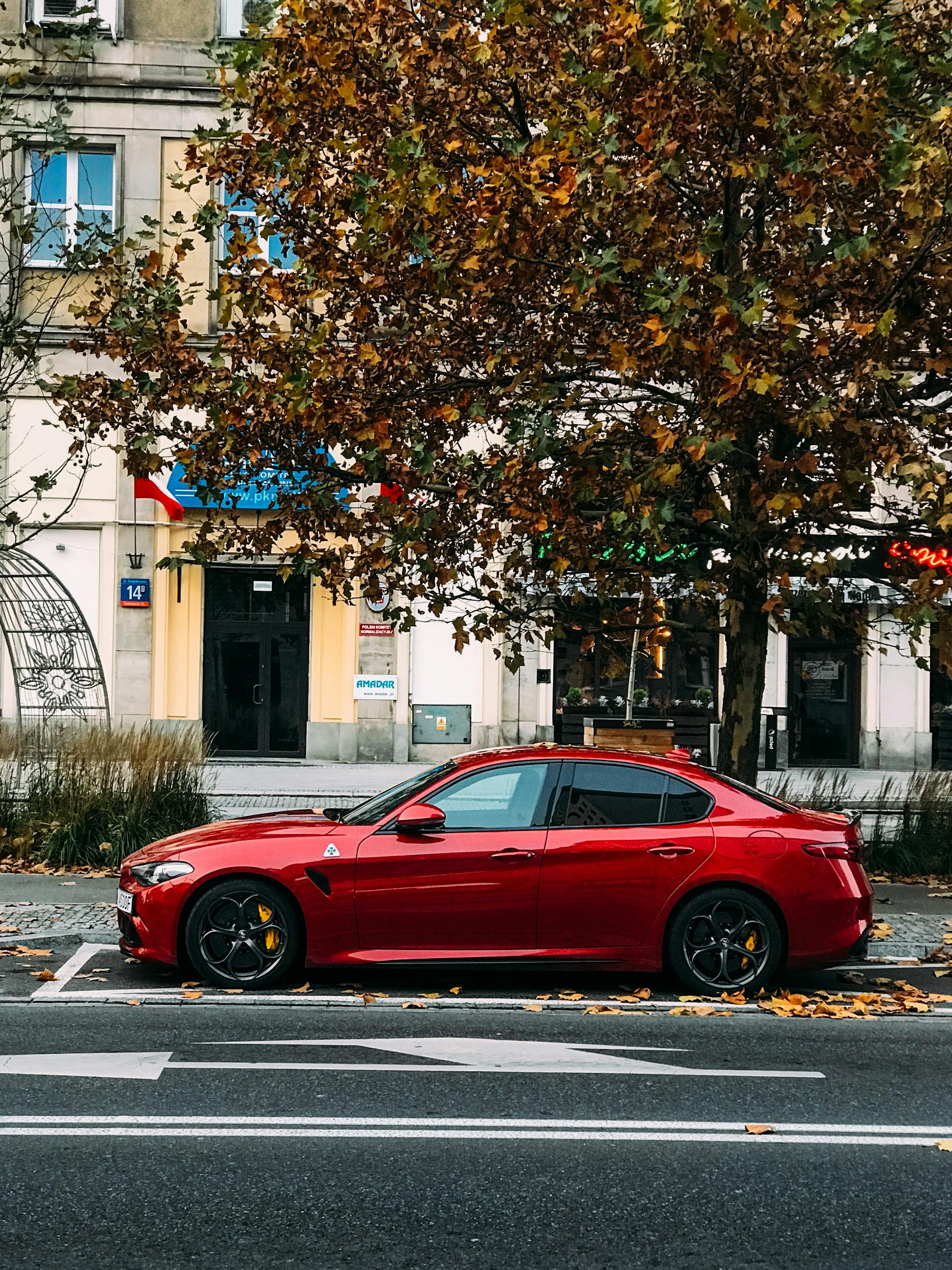 Un automóvil estacionado | Fuente: Pexels