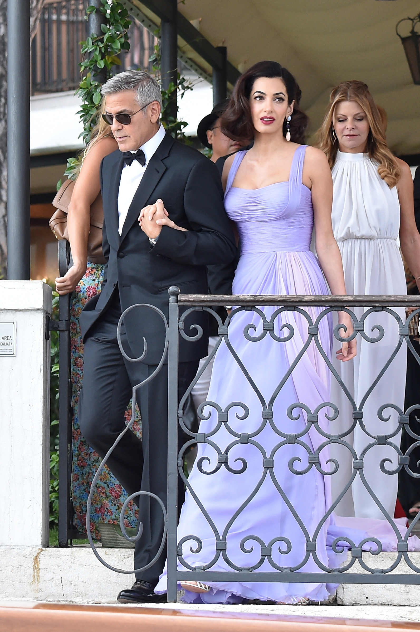 George y Amal Clooney en la 74ª edición del Festival de Cine de Venecia en Venecia, Italia, el 2 de septiembre de 2017 | Fuente: Getty Images