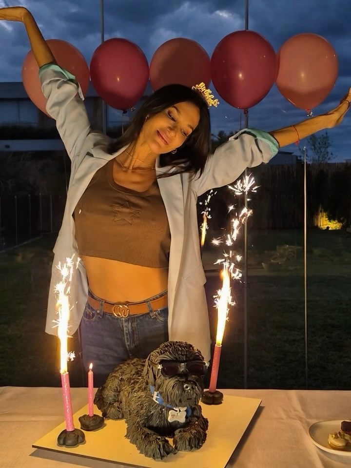 Silvina Escudero celebrando su cumpleaños número 43 en una reunión íntima | Fuente: Instagram/escuderosilvina