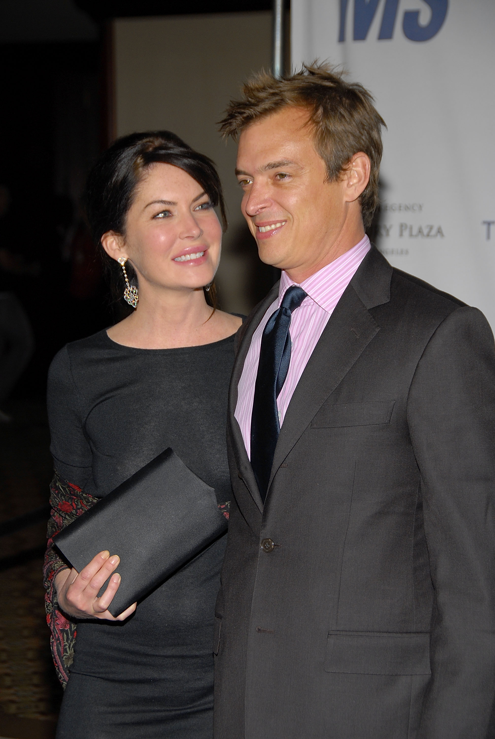 Lara Flynn Boyle y su marido Donald Ray Thomas asisten a la 14ª Carrera Anual para Erradicar la Esclerosis Múltiple en 2007 | Fuente: Getty Images