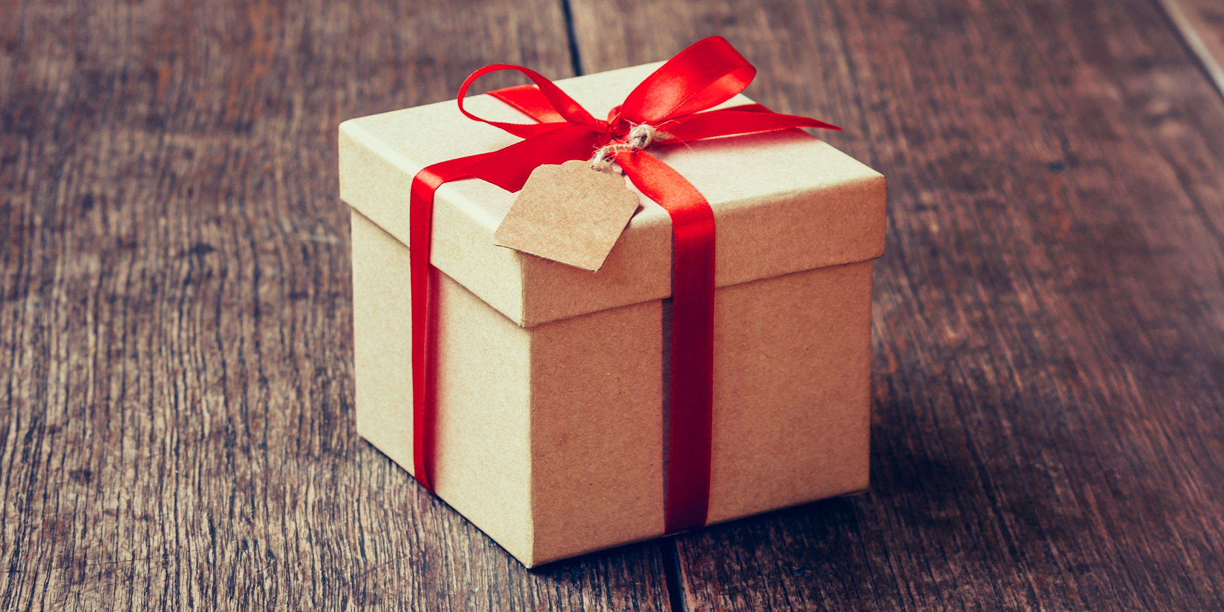 Un regalo envuelto | Fuente: Shutterstock