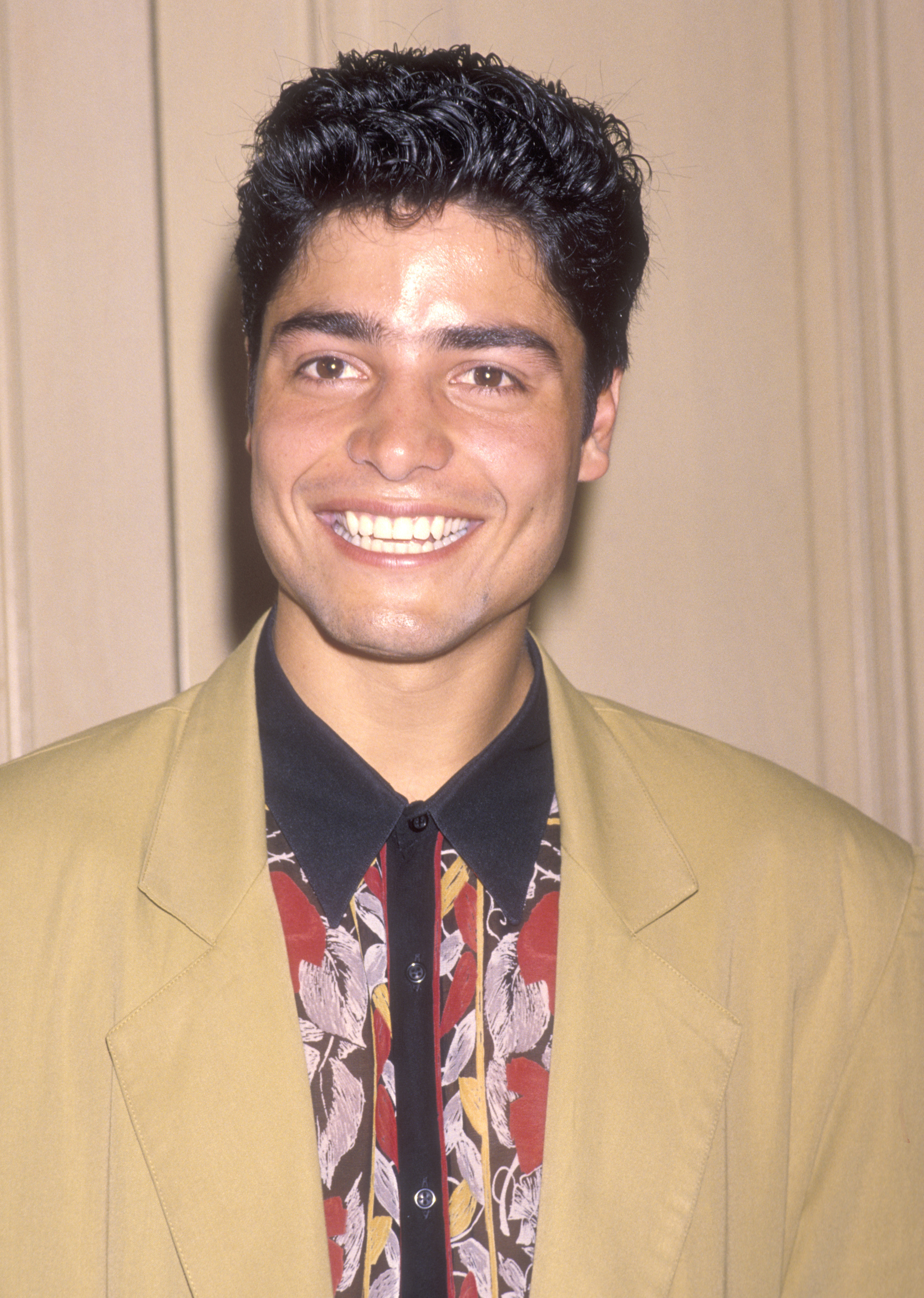 Chayanne asiste a la rueda de prensa en la que se anuncia que Chayanne será embajador internacional de la juventud de la Fundación Starlight el 13 de julio de 1990 en el Hotel Beverly Hilton de Beverly Hills, California. | Fuente: Getty Images