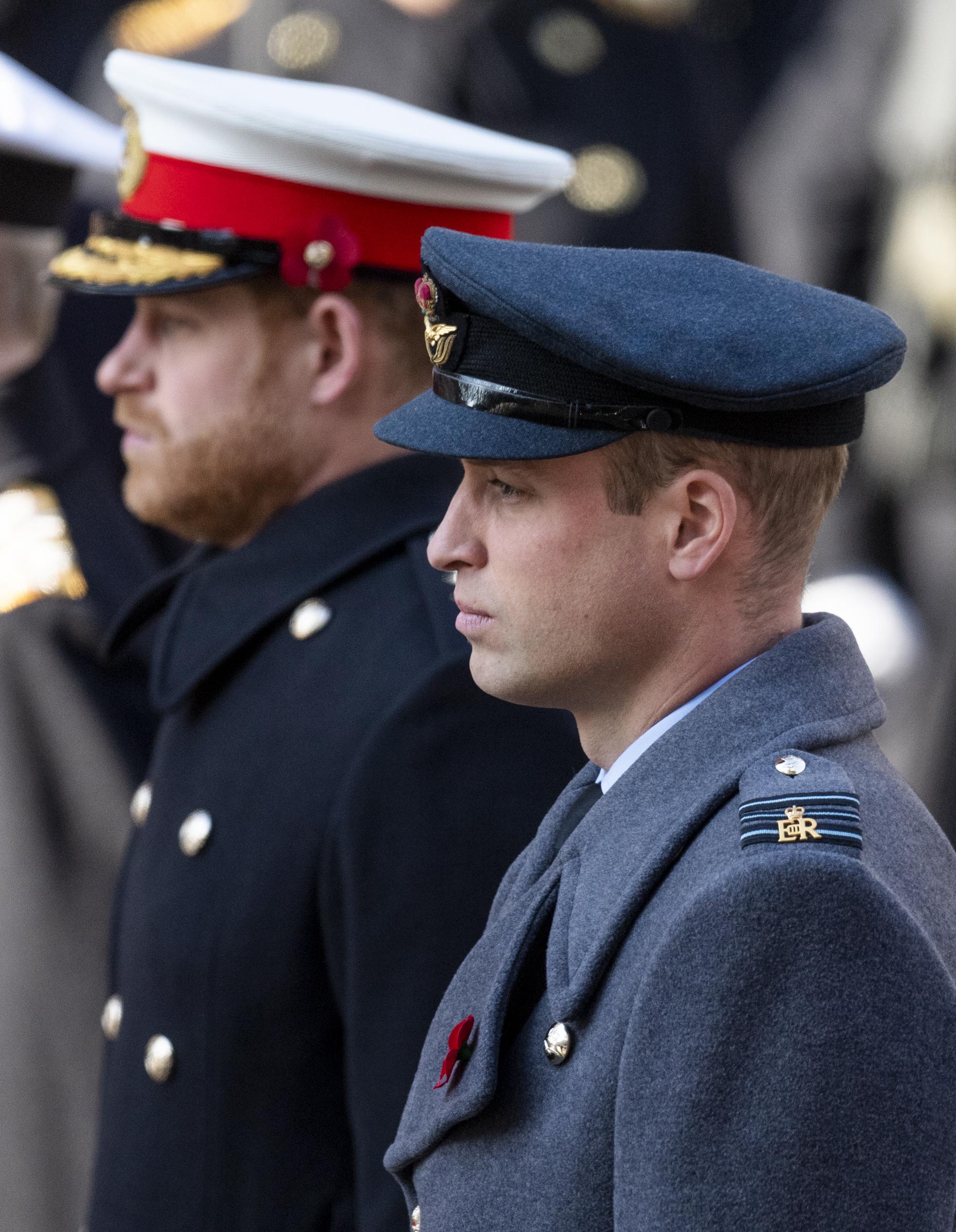 El príncipe William y el príncipe Harry en el memorial anual del Domingo del Recuerdo en The Cenotaph el 10 de noviembre de 2019, en Londres, Inglaterra | Fuente: Getty Images