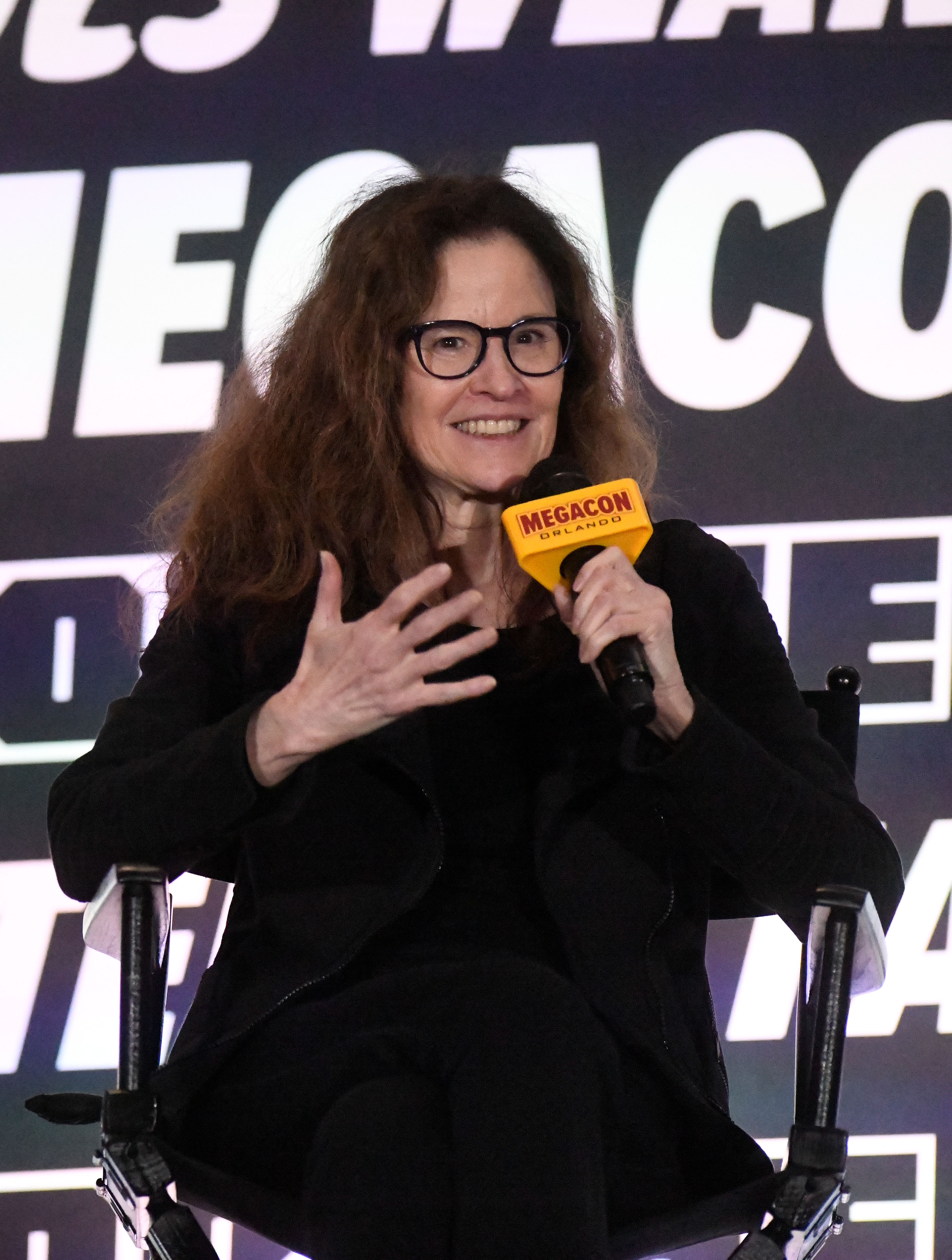 Ally Sheedy habla en la MegaCon Orlando el 7 de febrero de 2025, en Orlando, Florida. | Fuente: Getty Images