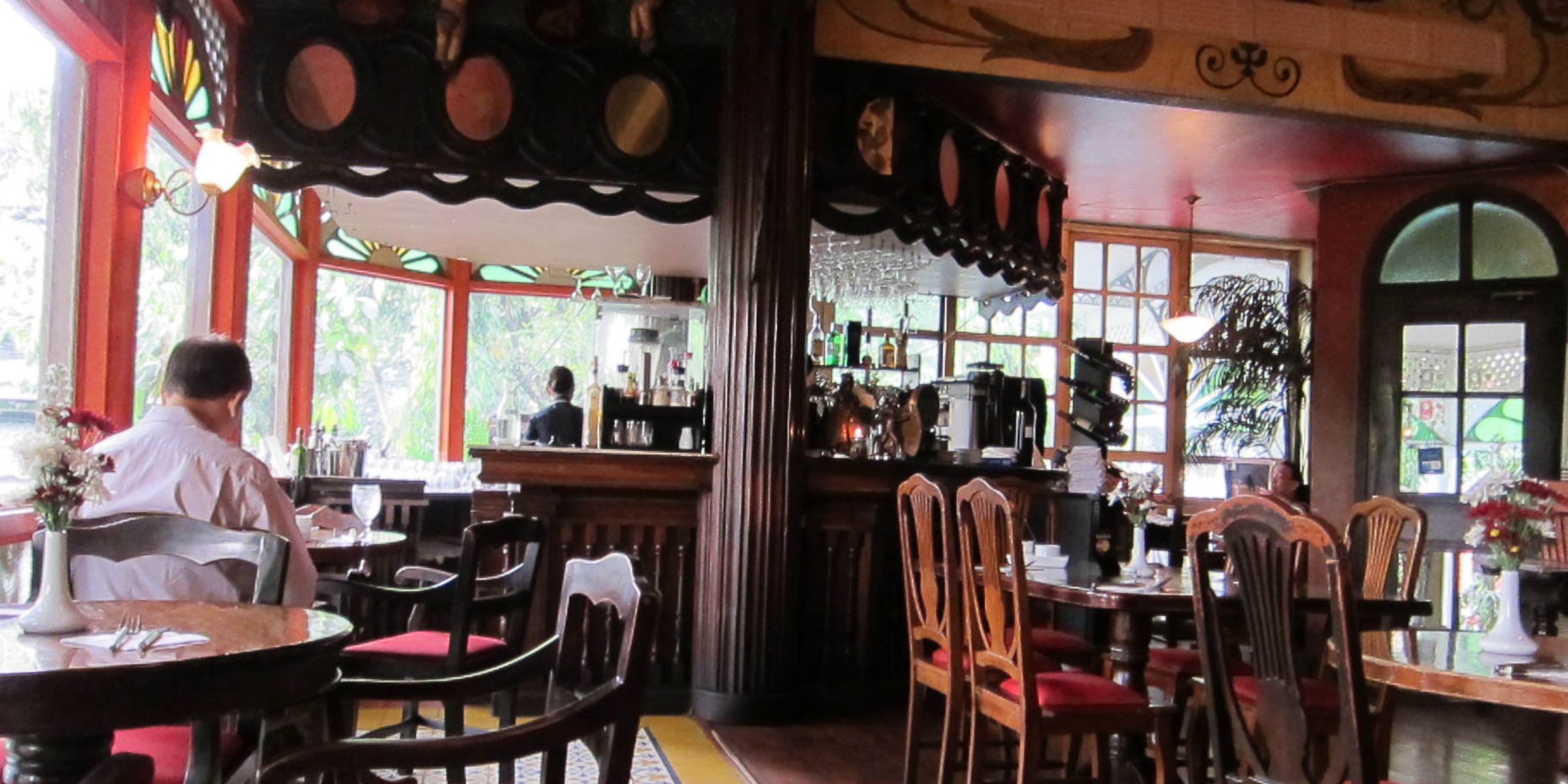 El interior de un restaurante | Fuente: Flickr / Jose Nicdao/CC BY-SA2.0