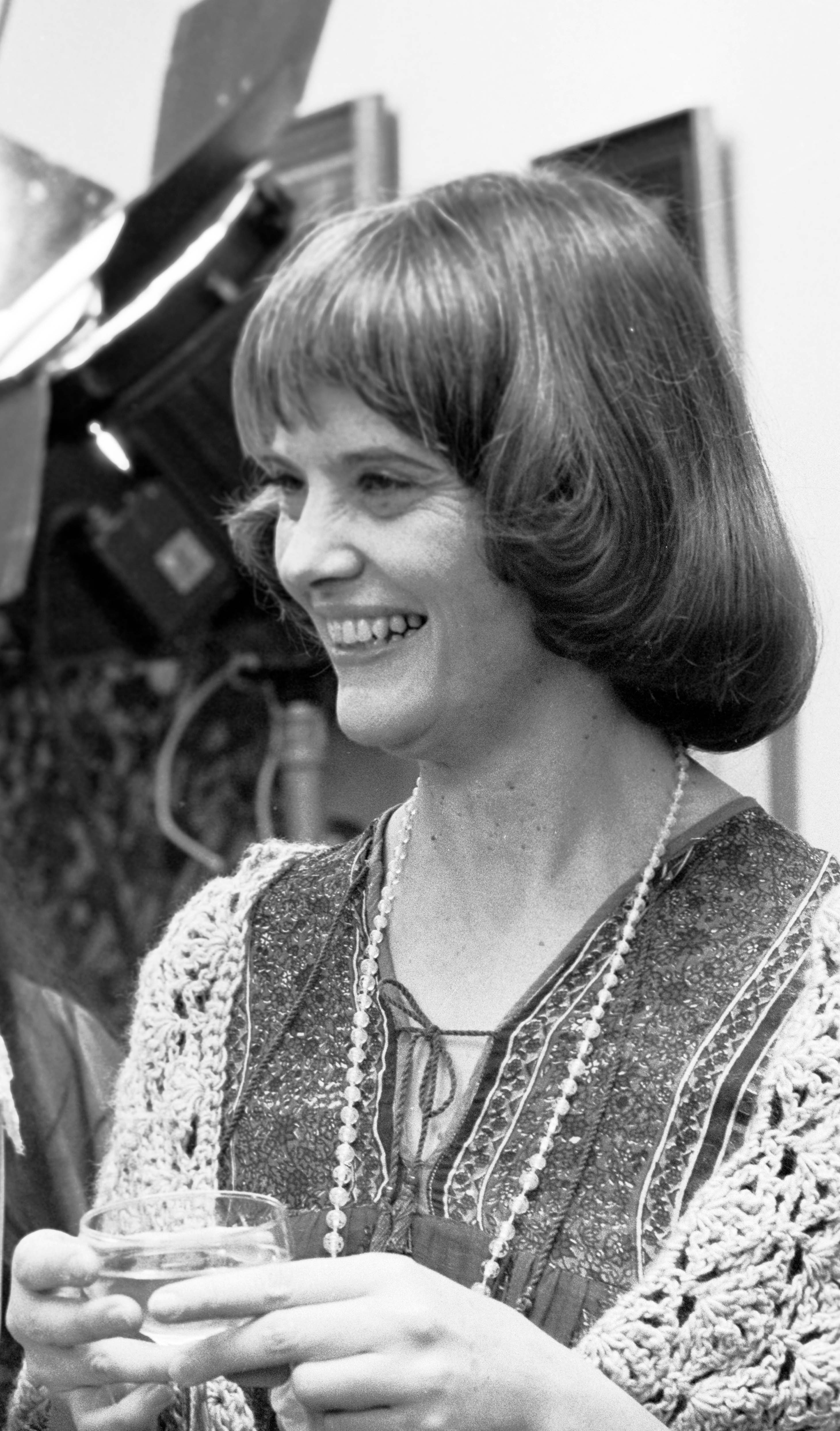 Lois Smith filma en el rodaje de "The Unforgivable Secret" en East Hampton, Nueva York, el 31 de octubre de 1981. | Fuente: Getty Images