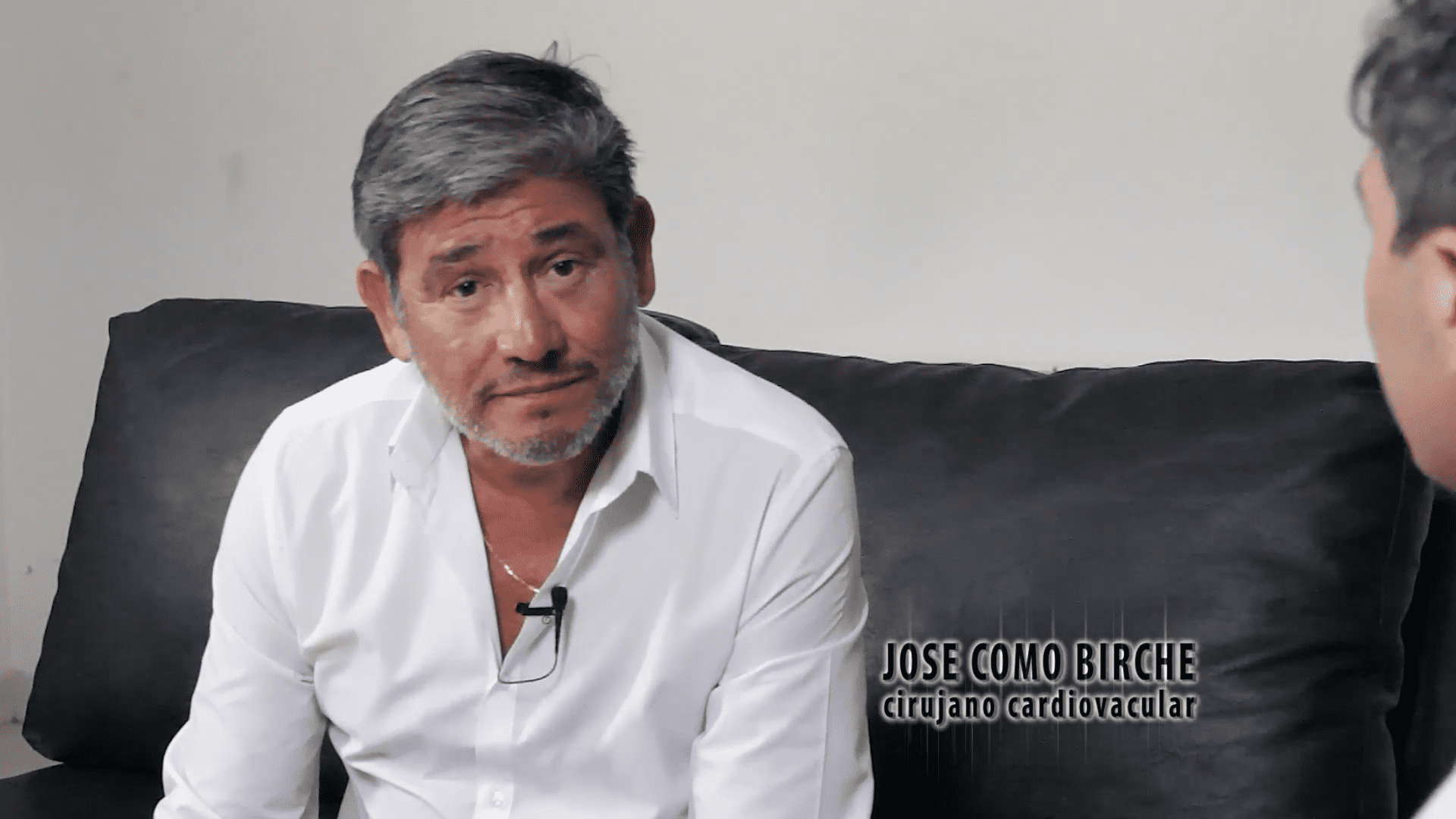 Dr. José Como Birche hablando en entrevista │Imagen tomada de: YouTube / El Buscador de Entrevistas