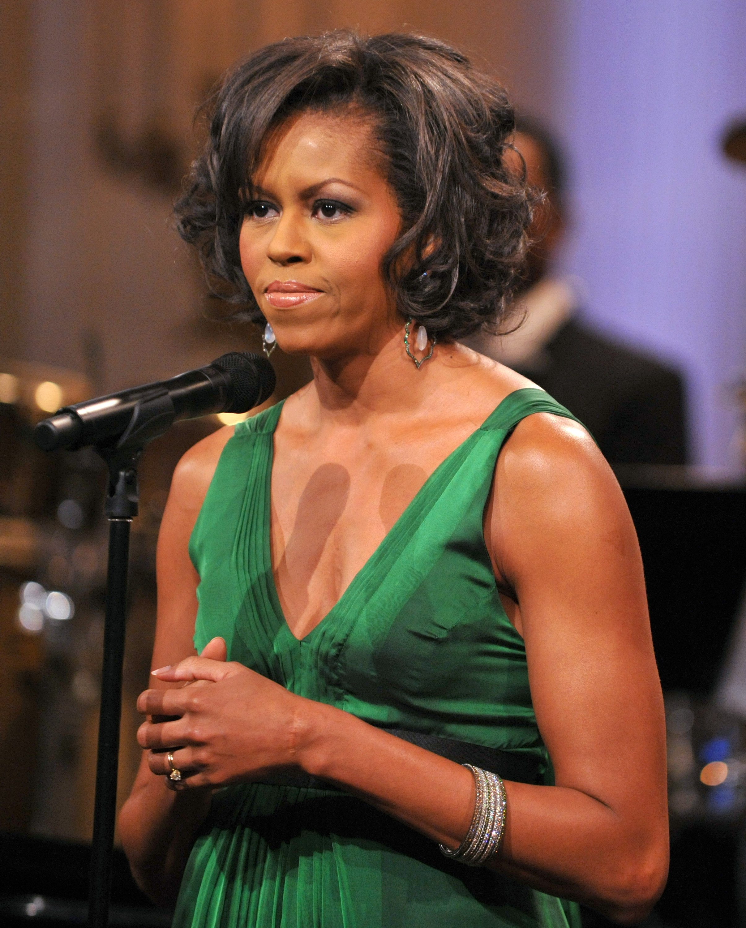 Michelle Obama durante una velada de celebración en honor a Stevie Wonder por haber recibido el Premio Gershwin de la Biblioteca del Congreso el 25 de febrero de 2009, en Washington, D.C. | Fuente: Getty Images