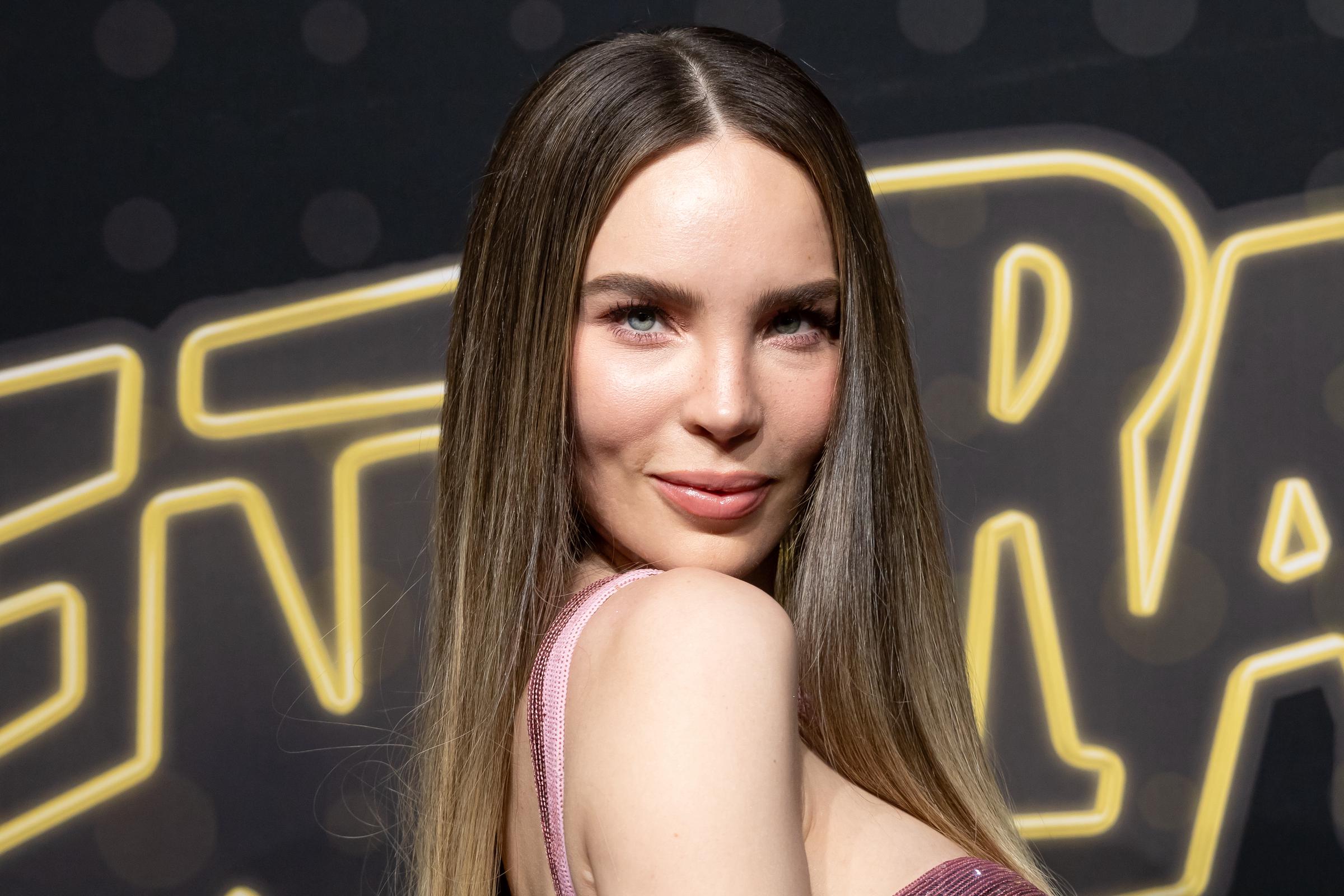 Belinda posa durante la alfombra roja de la serie "Mentiras" en el Pepsi Center WTC el 10 de junio de 2025 en la Ciudad de México. | Fuente: Getty Images