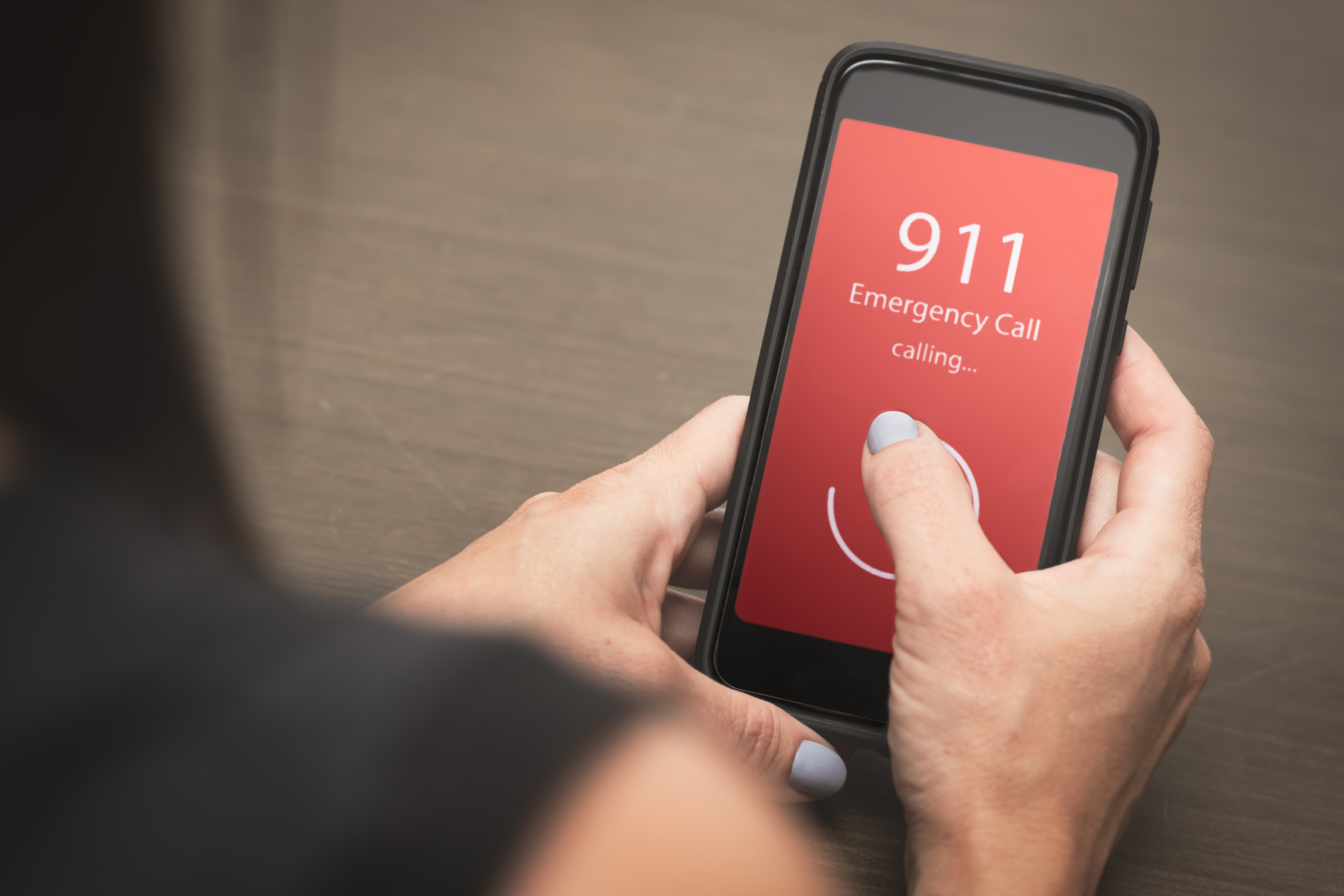 Llamada de emergencia al 911 desde el móvil | Fuente: Shutterstock