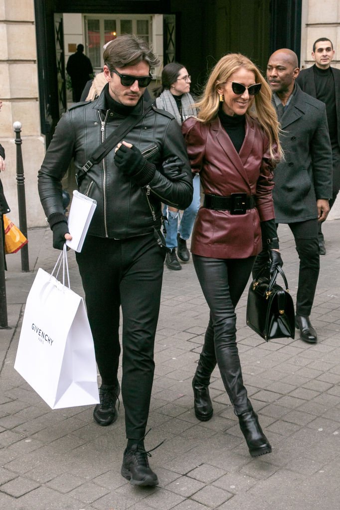 Céline Dion y Pepe Muñoz son vistos saliendo del edificio de oficinas de GIVENCHY.| Fuente: Getty Images