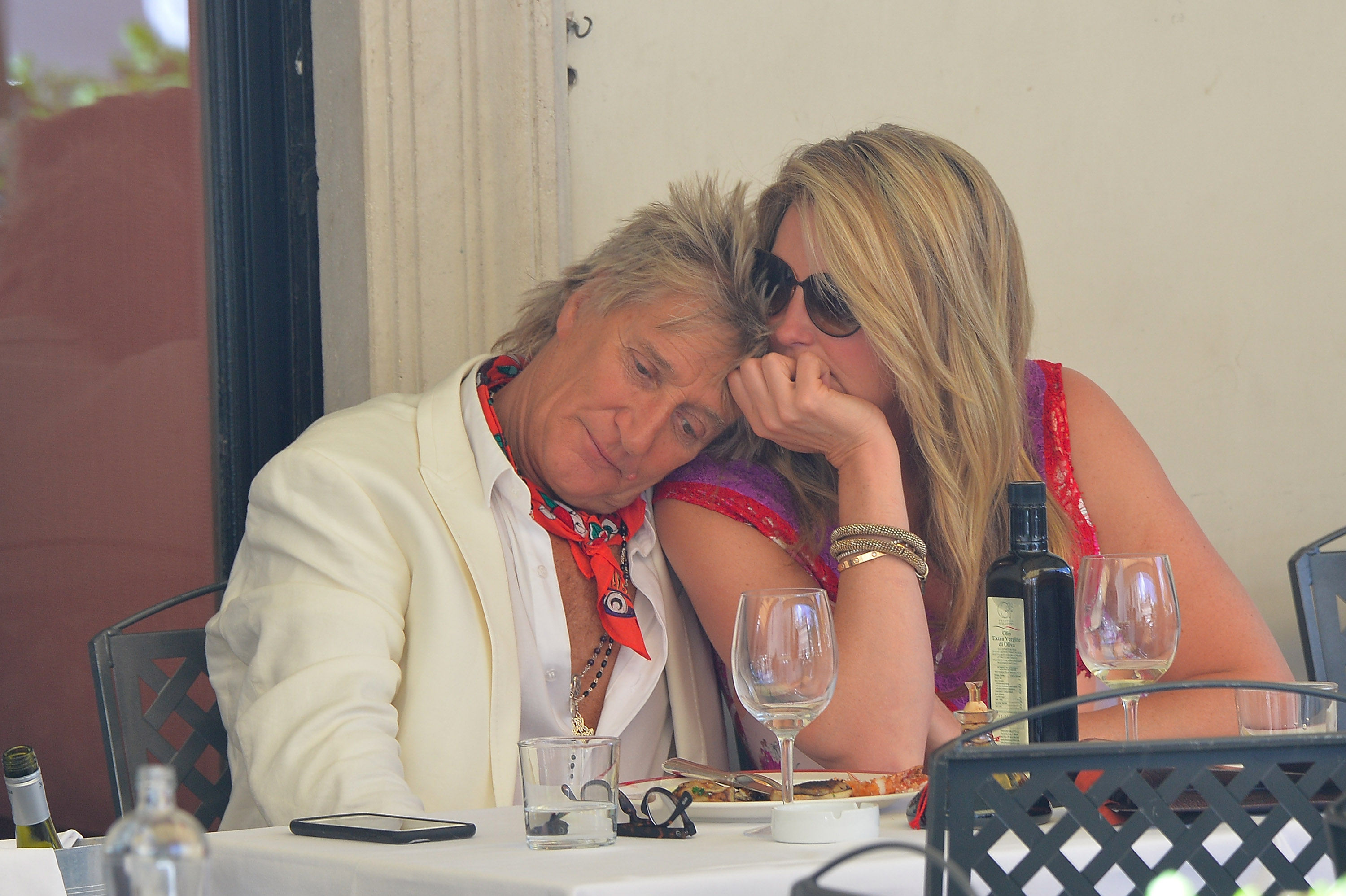 Sir Rod Stewart y Penny Lancaster vistos el 24 de mayo de 2018, en Roma, Italia. | Fuente: Getty Images