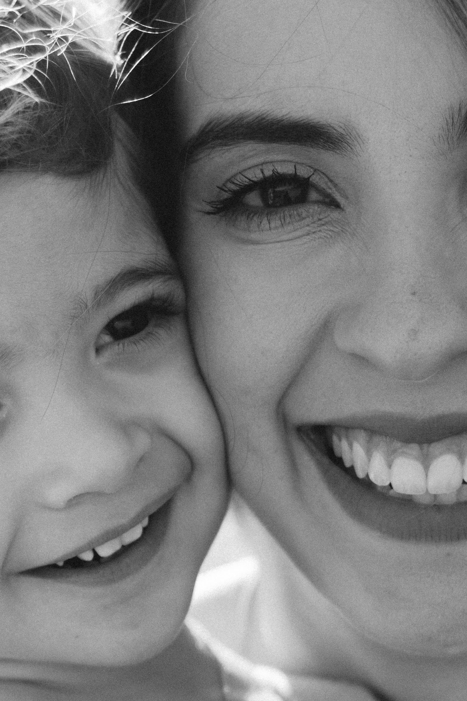 Primer plano de una madre y su hijo | Foto: Pexels