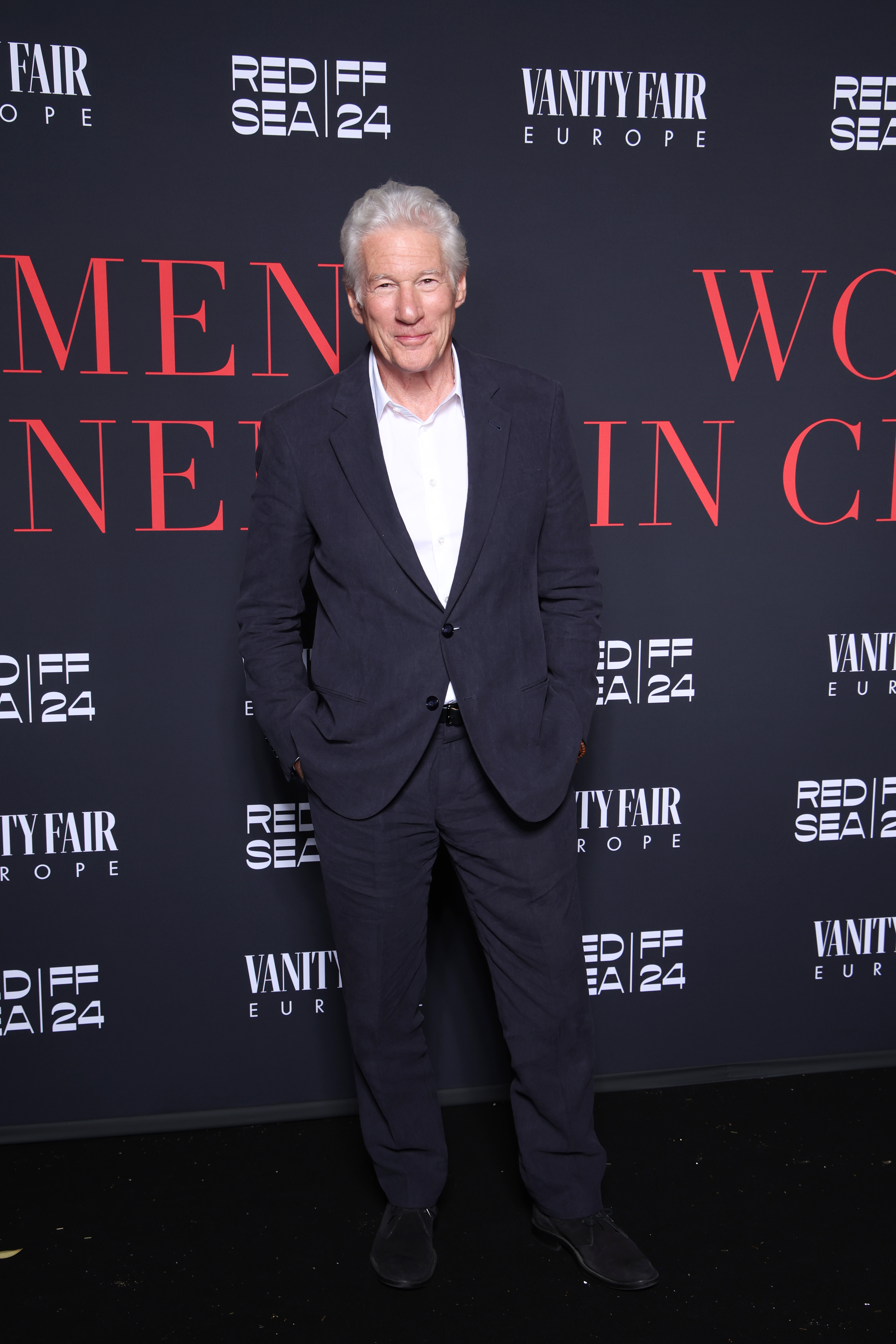 Richard Gere asiste a la Gala "Mujeres en el Cine" del Festival Internacional de Cine de Cannes, Francia, el 18 de mayo de 2024. | Fuente: Getty Images