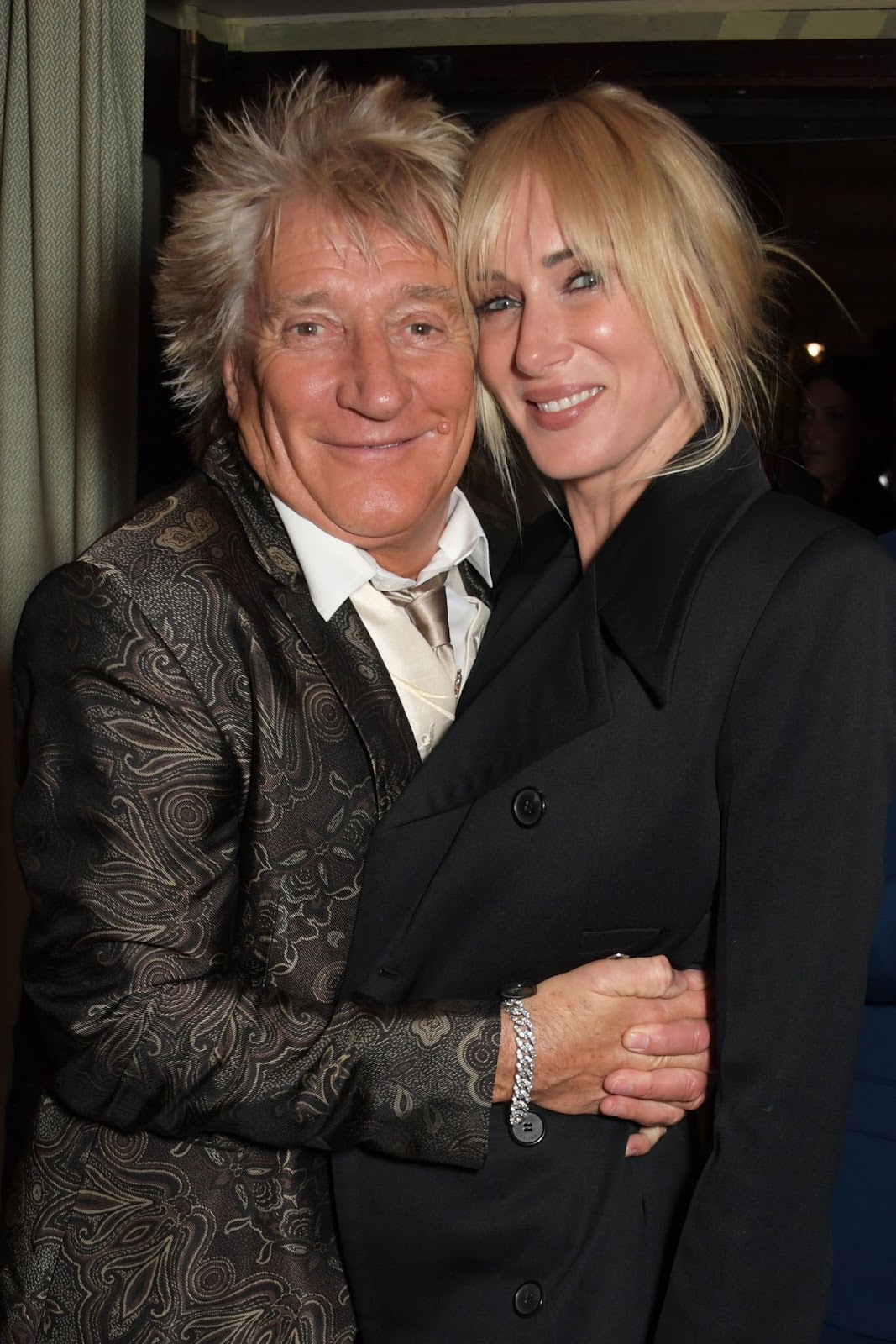 Rod y Kimberly Stewart en la noche de presentación de Langan's el 28 de octubre de 2021, en Londres, Inglaterra | Fuente: Getty Images