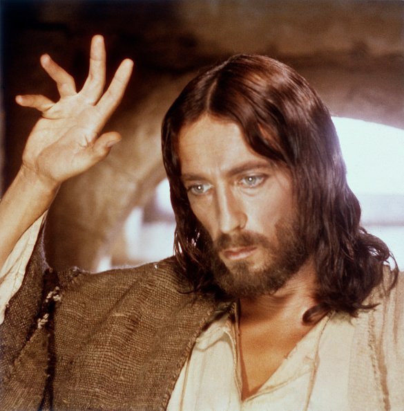 Robert Powell como Jesucristo en 'Jesus de Nazareth'. | Imagen: Getty Images