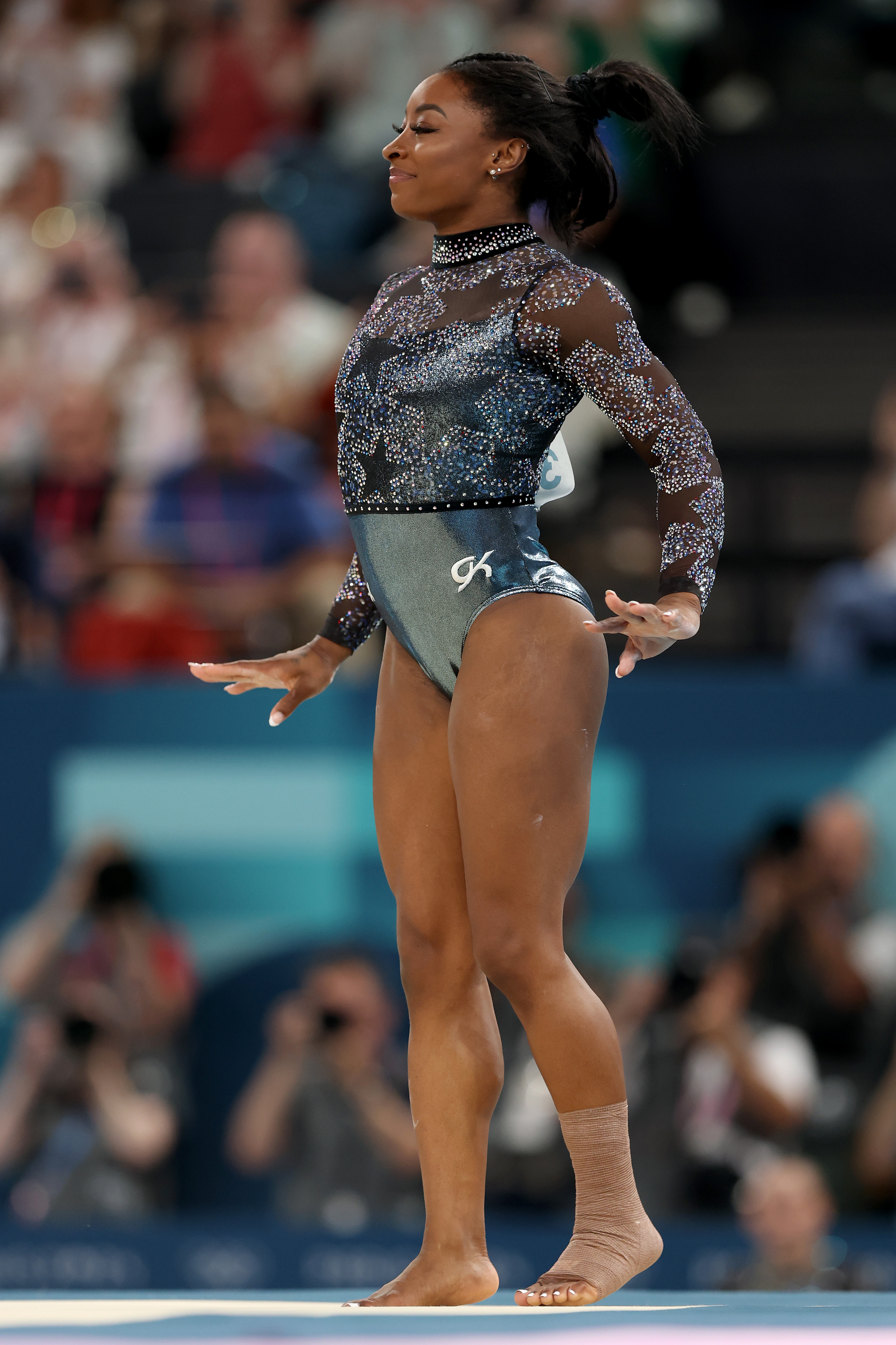 Simone Biles durante la clasificación femenina de gimnasia artística en París, Francia, el 28 de julio de 2024 | Fuente: Getty Images