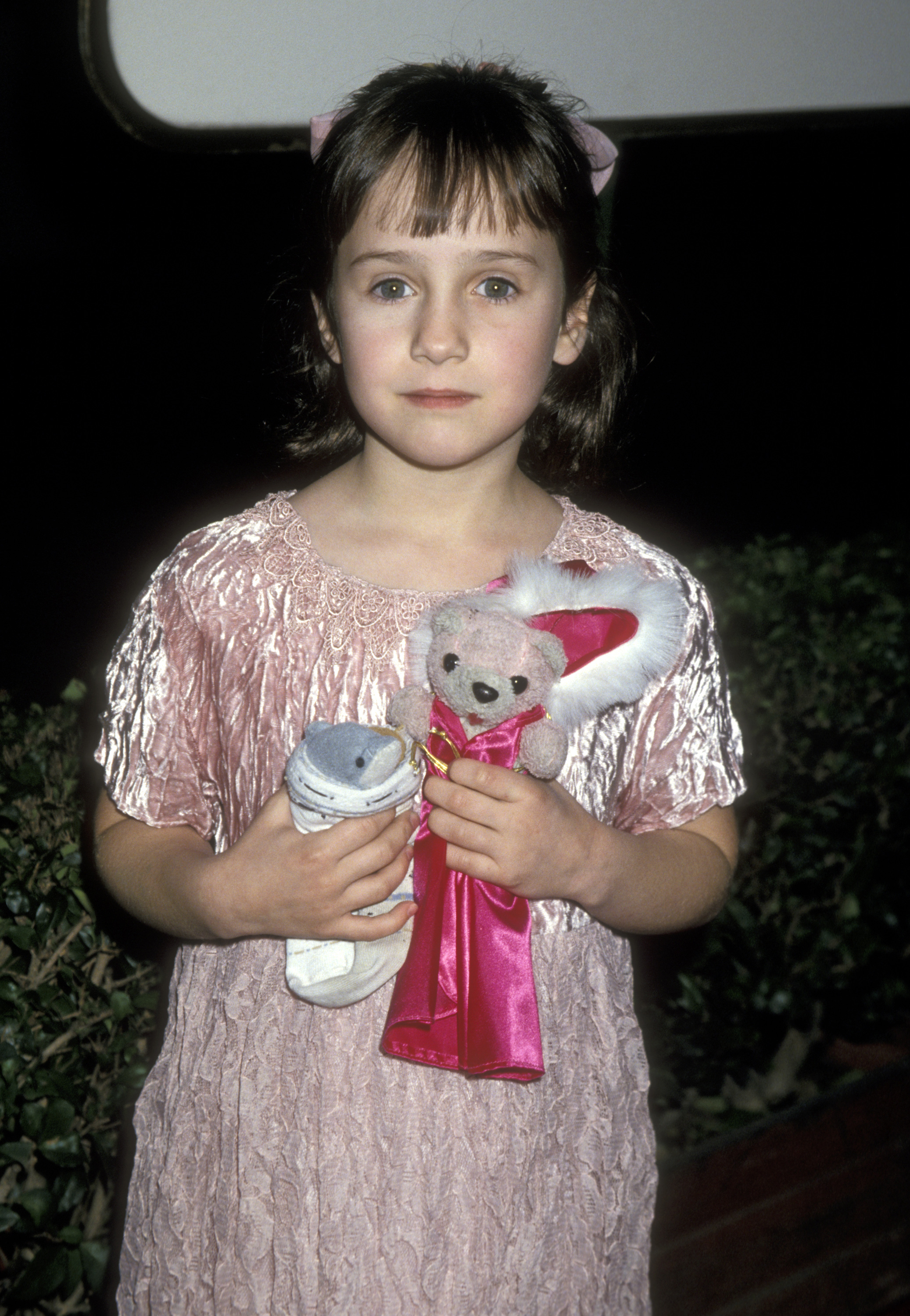 Mara Wilson asiste a la 52 edición de los Premios Globo de Oro en el Hotel Beverly Hilton el 21 de enero de 1995 en Beverly Hills, California. | Fuente: Getty Images