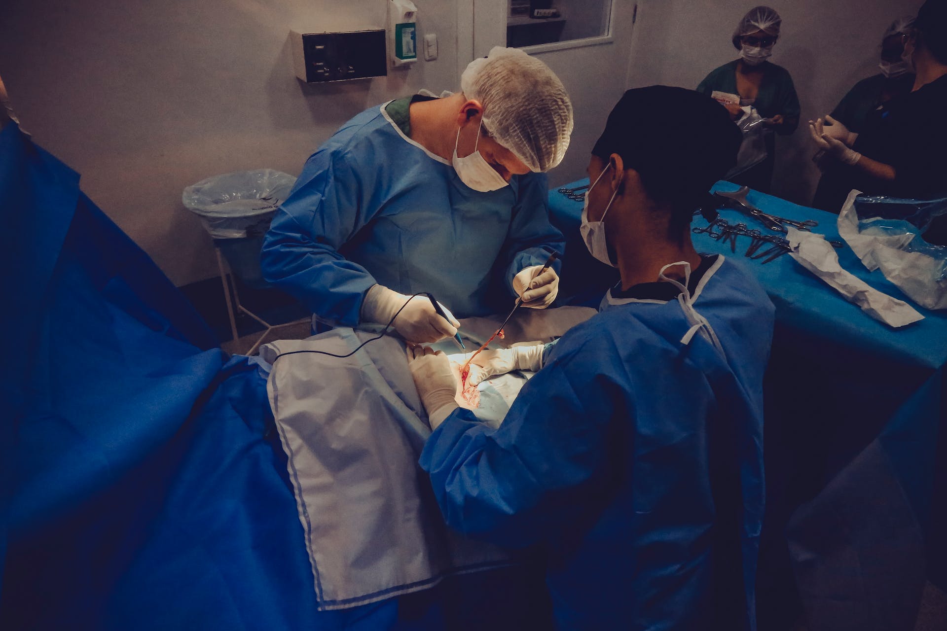 Persona siendo operada | Foto: Pexels